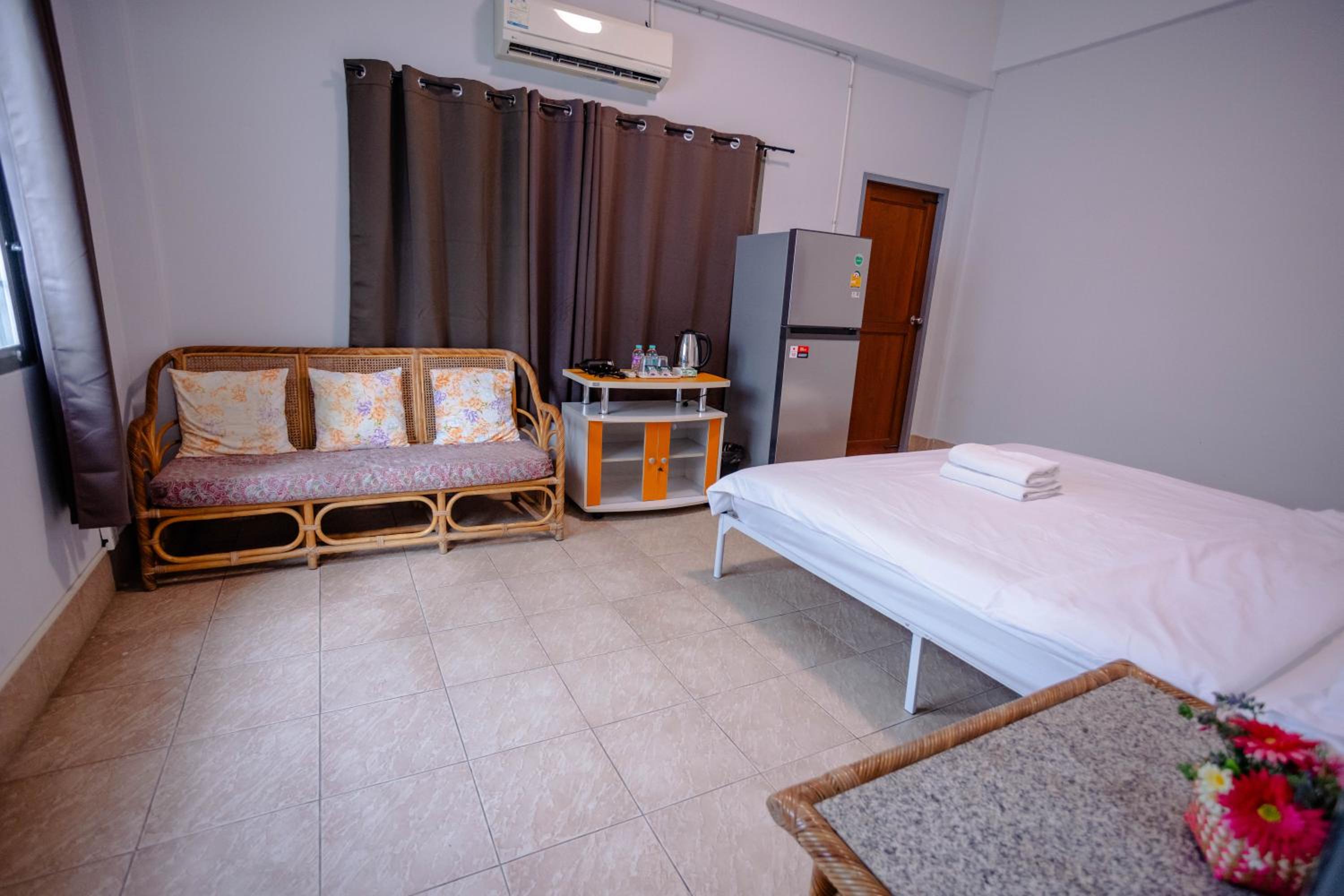 Mitr Inn HuaHin Beach หาดหัวหิน