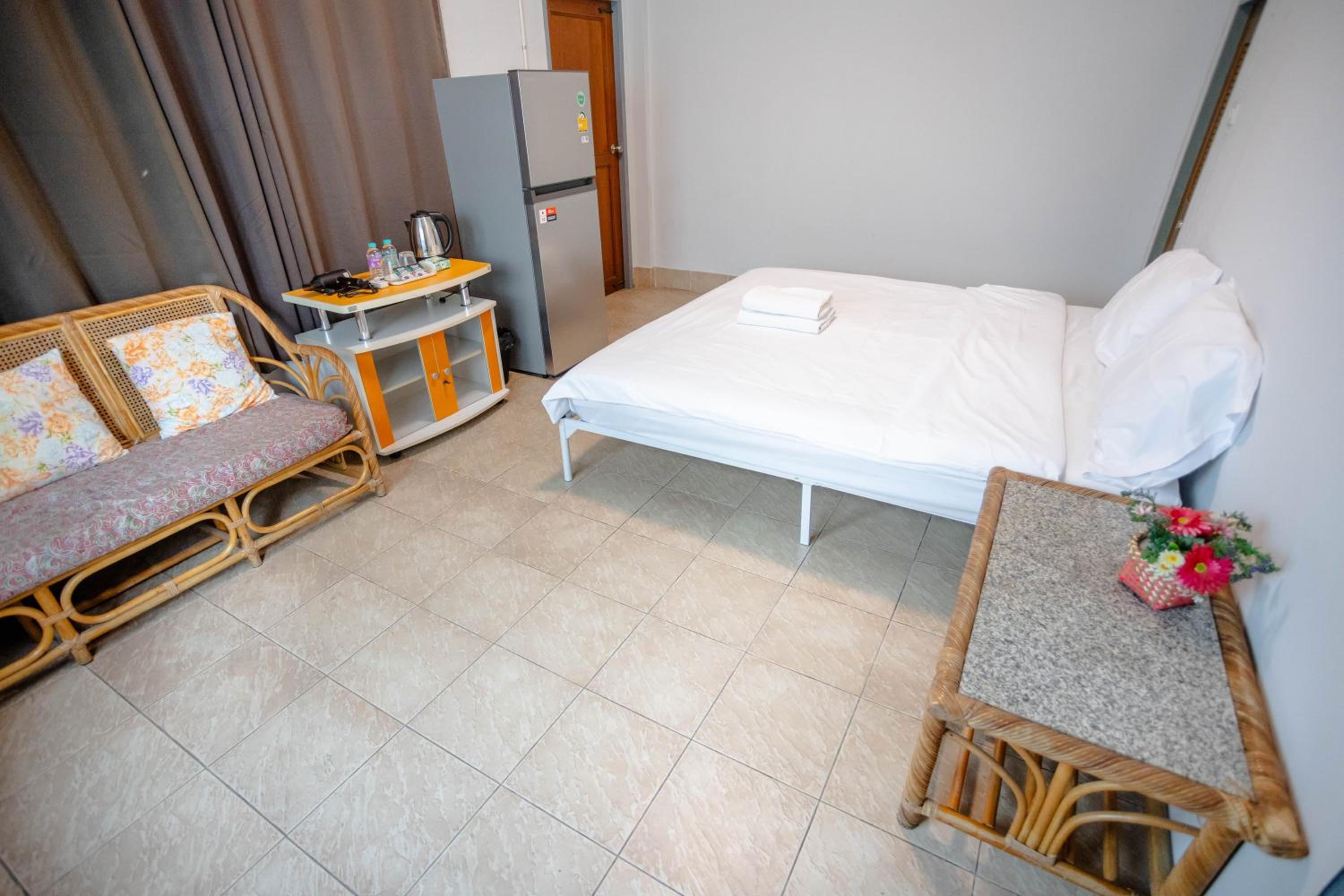 Mitr Inn HuaHin Beach หาดหัวหิน