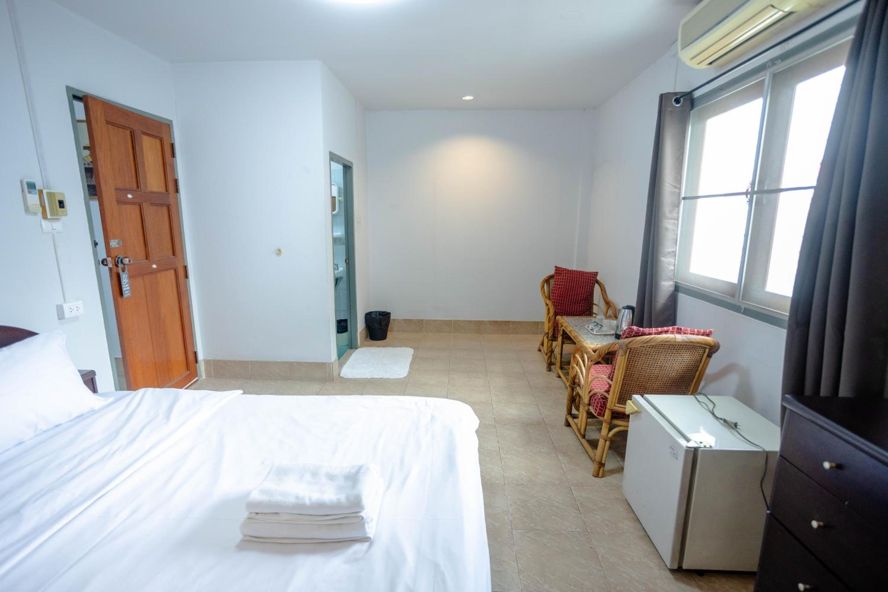 Mitr Inn HuaHin Beach หาดหัวหิน