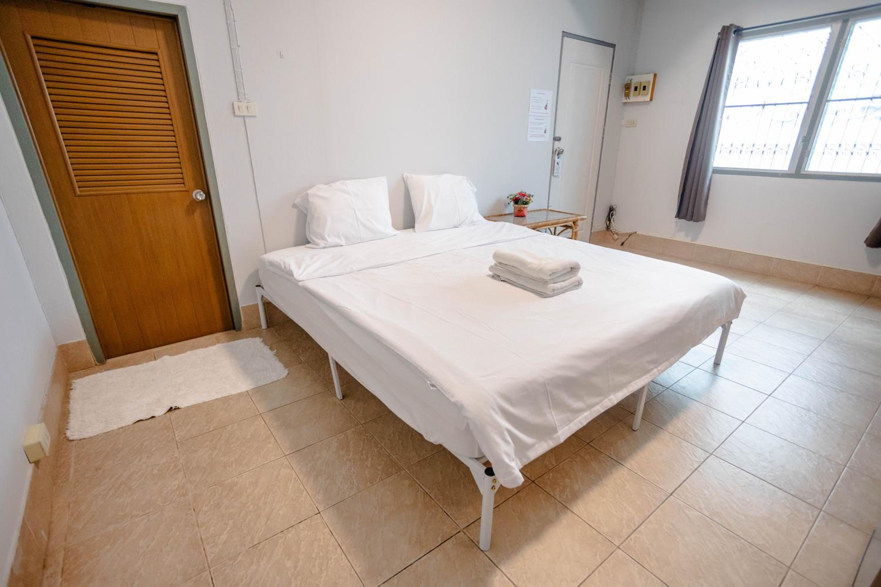 Mitr Inn HuaHin Beach หาดหัวหิน