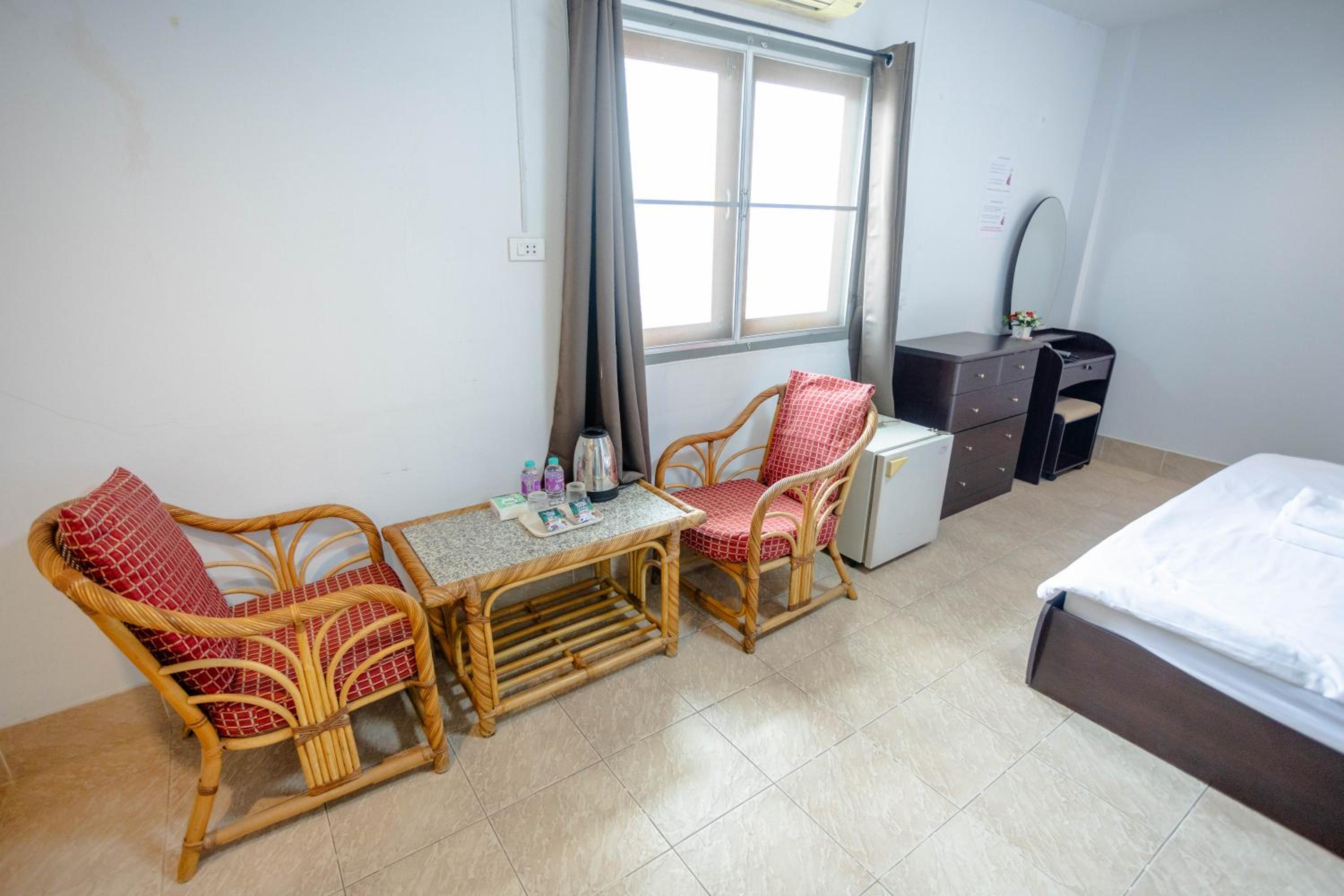 Mitr Inn HuaHin Beach หาดหัวหิน