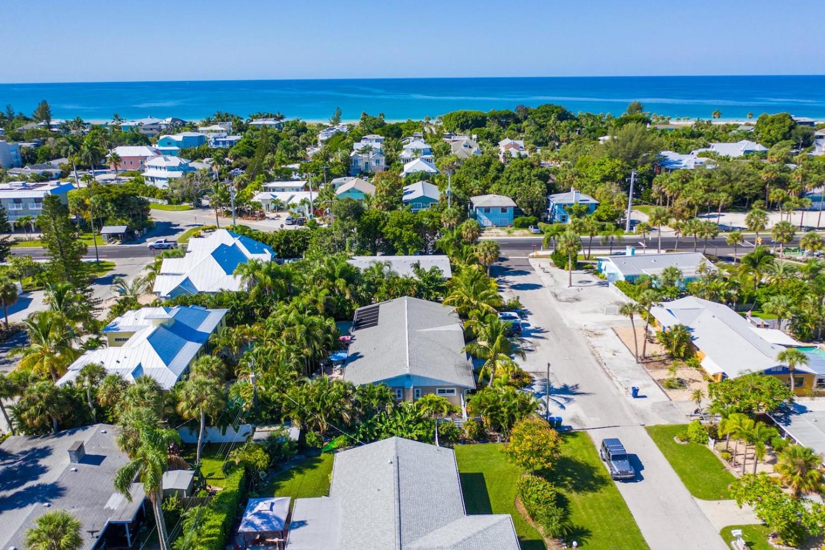Cozy Cabana East - Gorgeously Renovated wHeated Pool Beach Gear Walk to Beach view 3