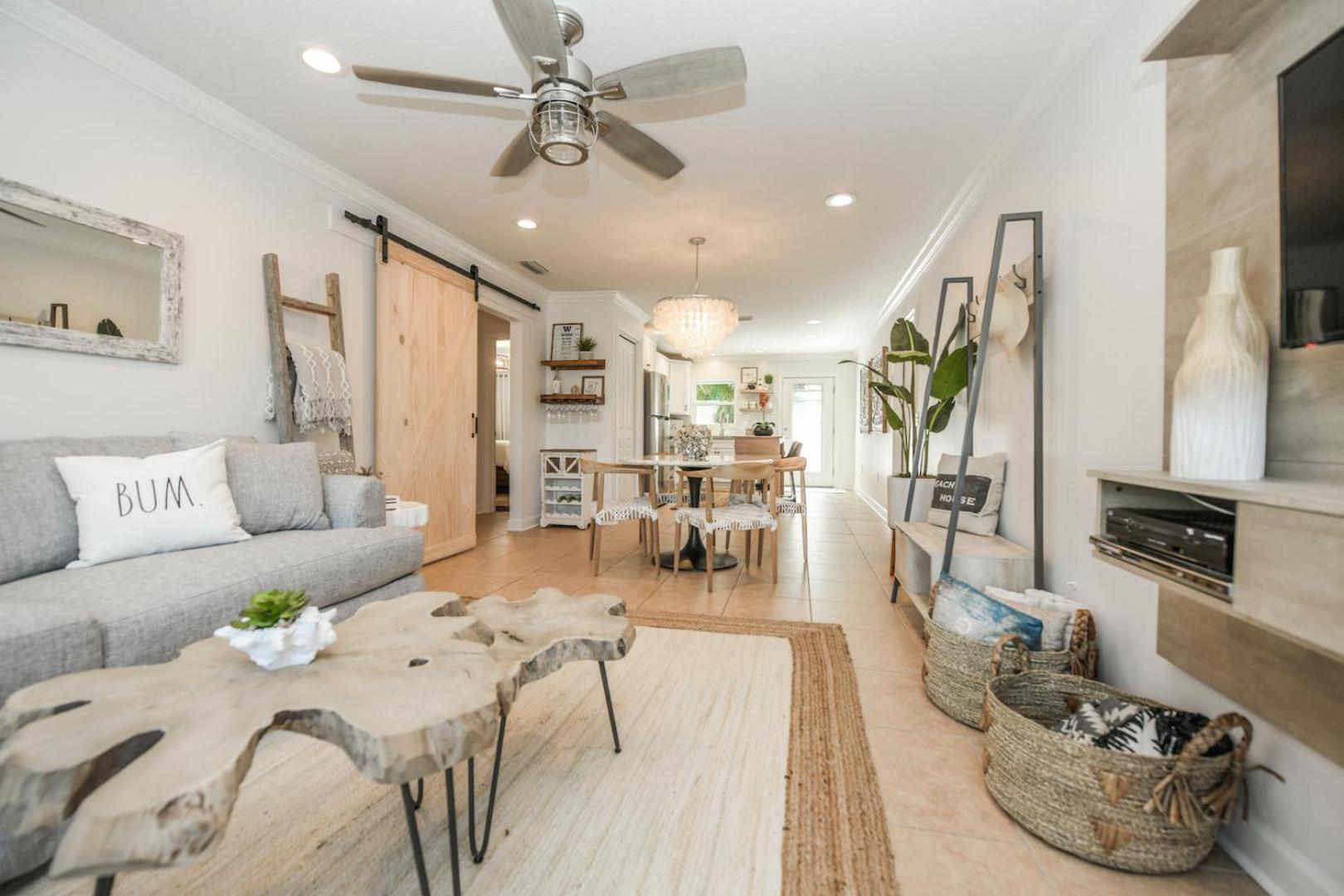 Cozy Cabana East - Gorgeously Renovated wHeated Pool Beach Gear Walk to Beach view 5