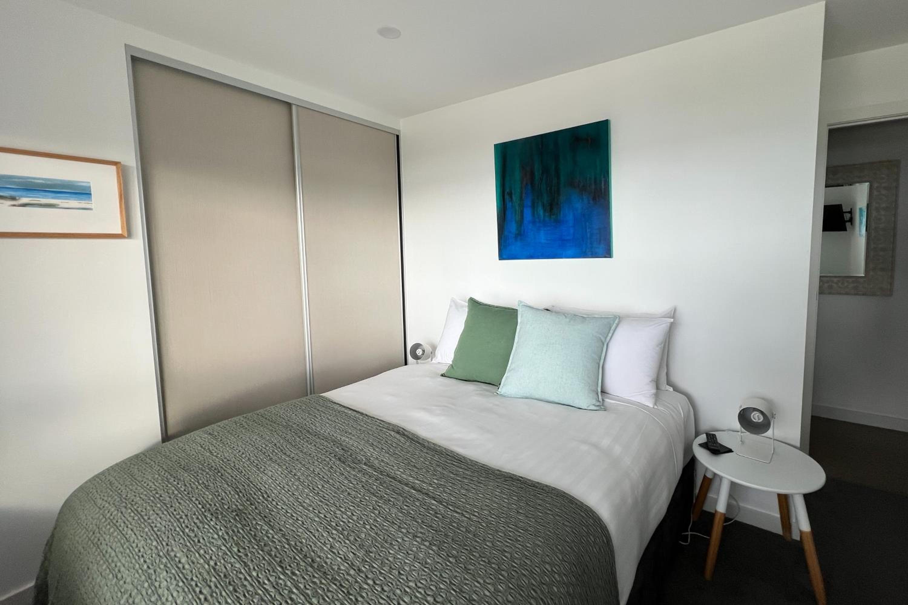 BEACHHOUSE BINALONG Luxury waterfront holiday house at Bay of Fires