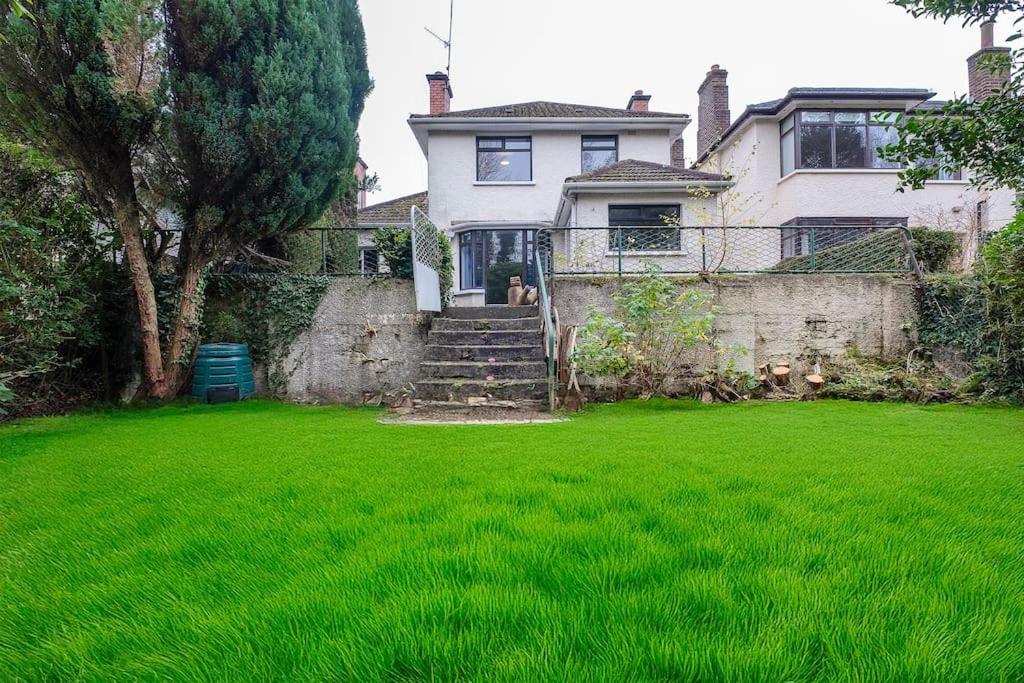 4 double bedrooms Lux Villa in Malone Belfast view 4