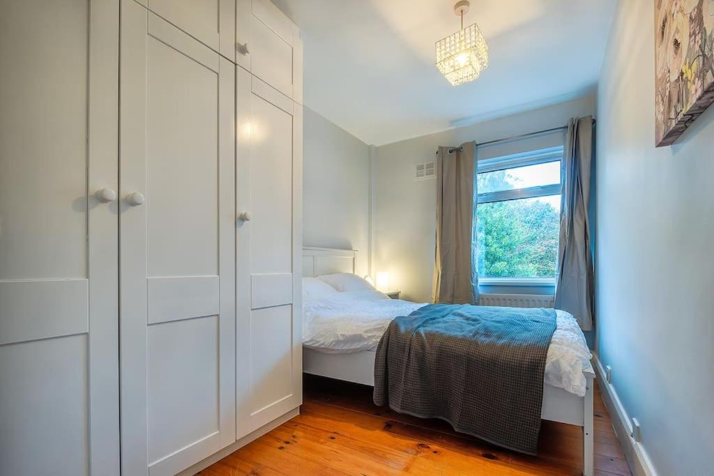 4 double bedrooms Lux Villa in Malone Belfast view 5