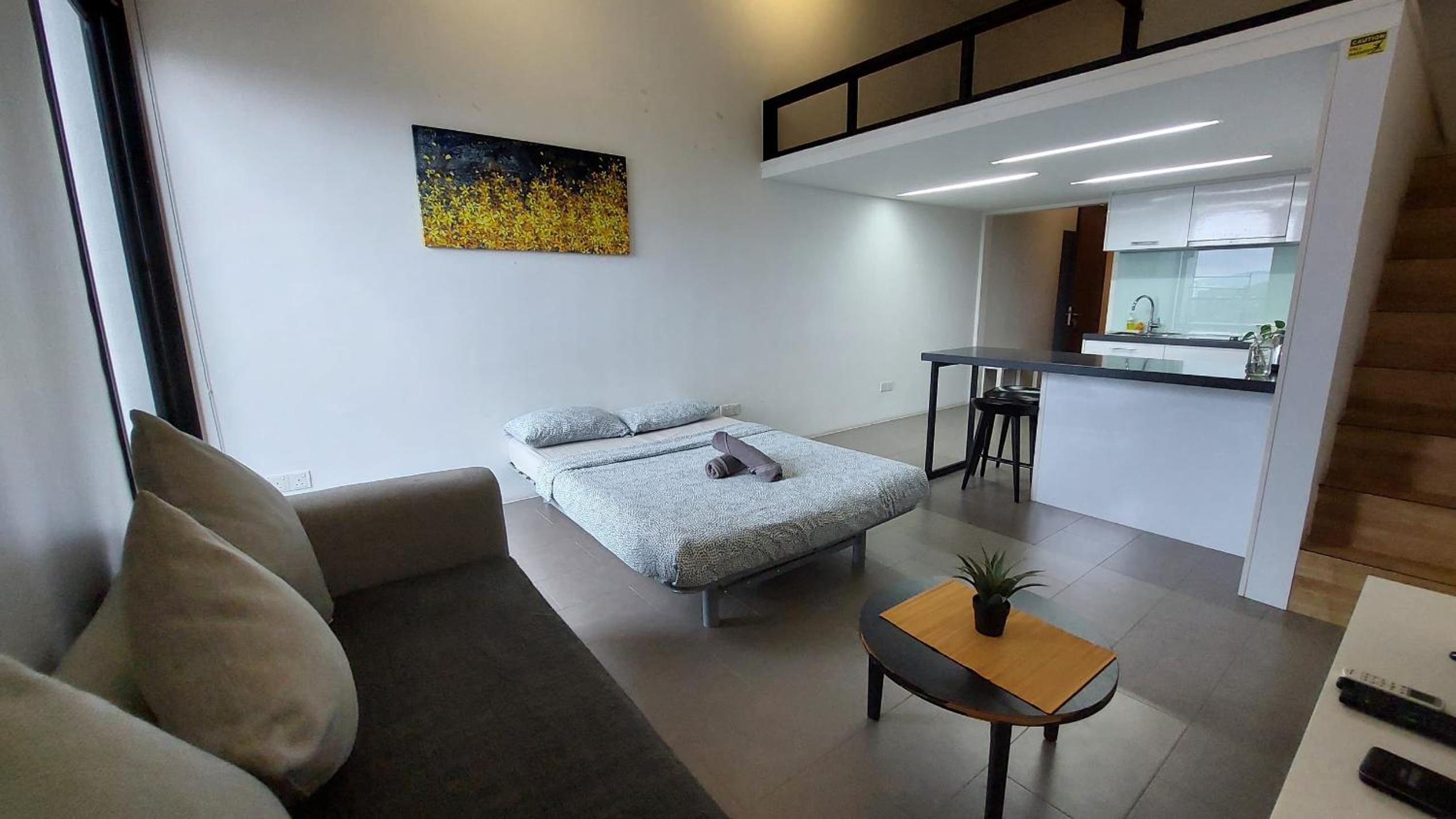 IHomes33 EST Bangsar KL Sentral LRT 2-4 Pax, IH02