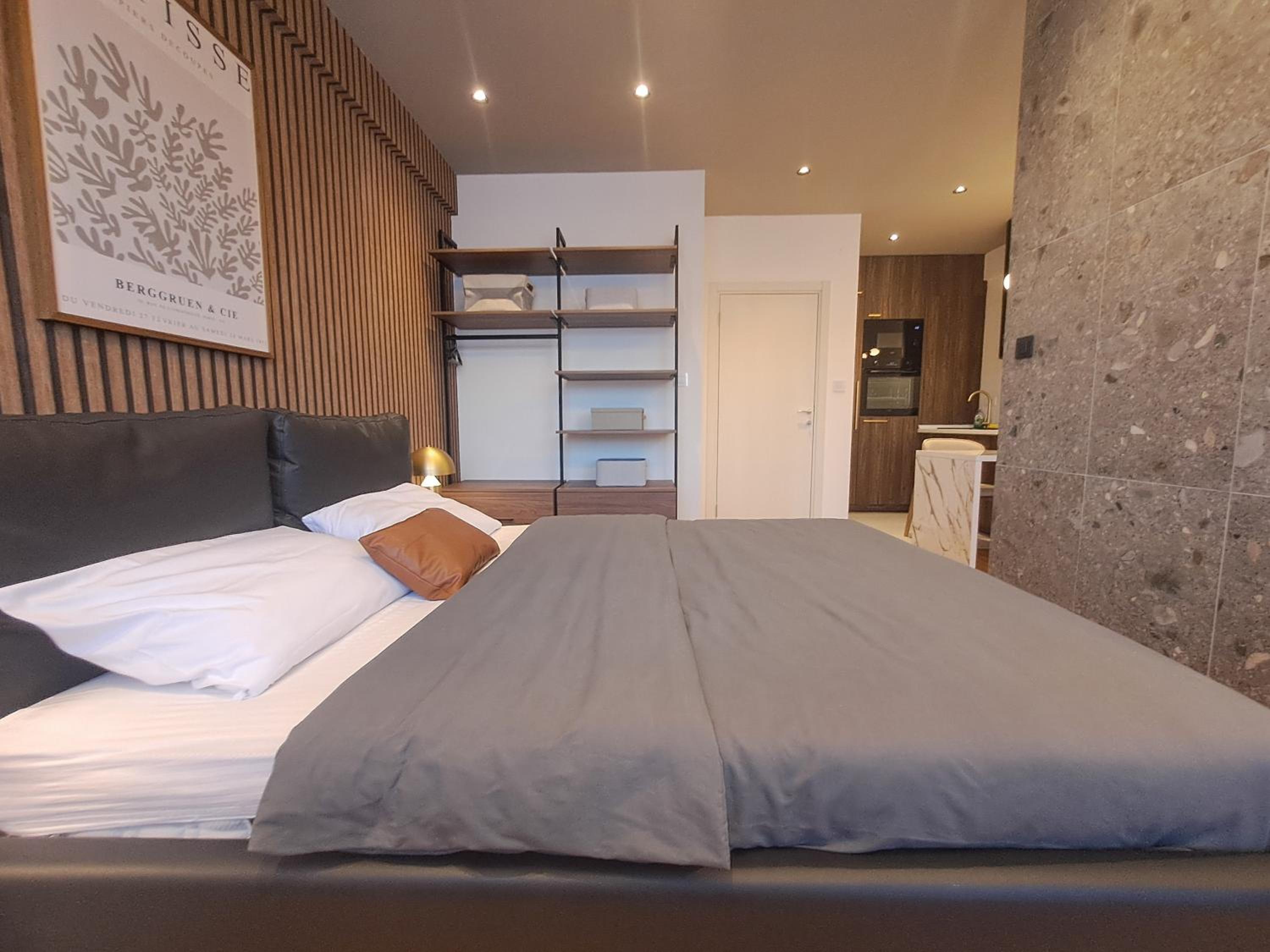 Design Apartment with Panoramic Views view 2