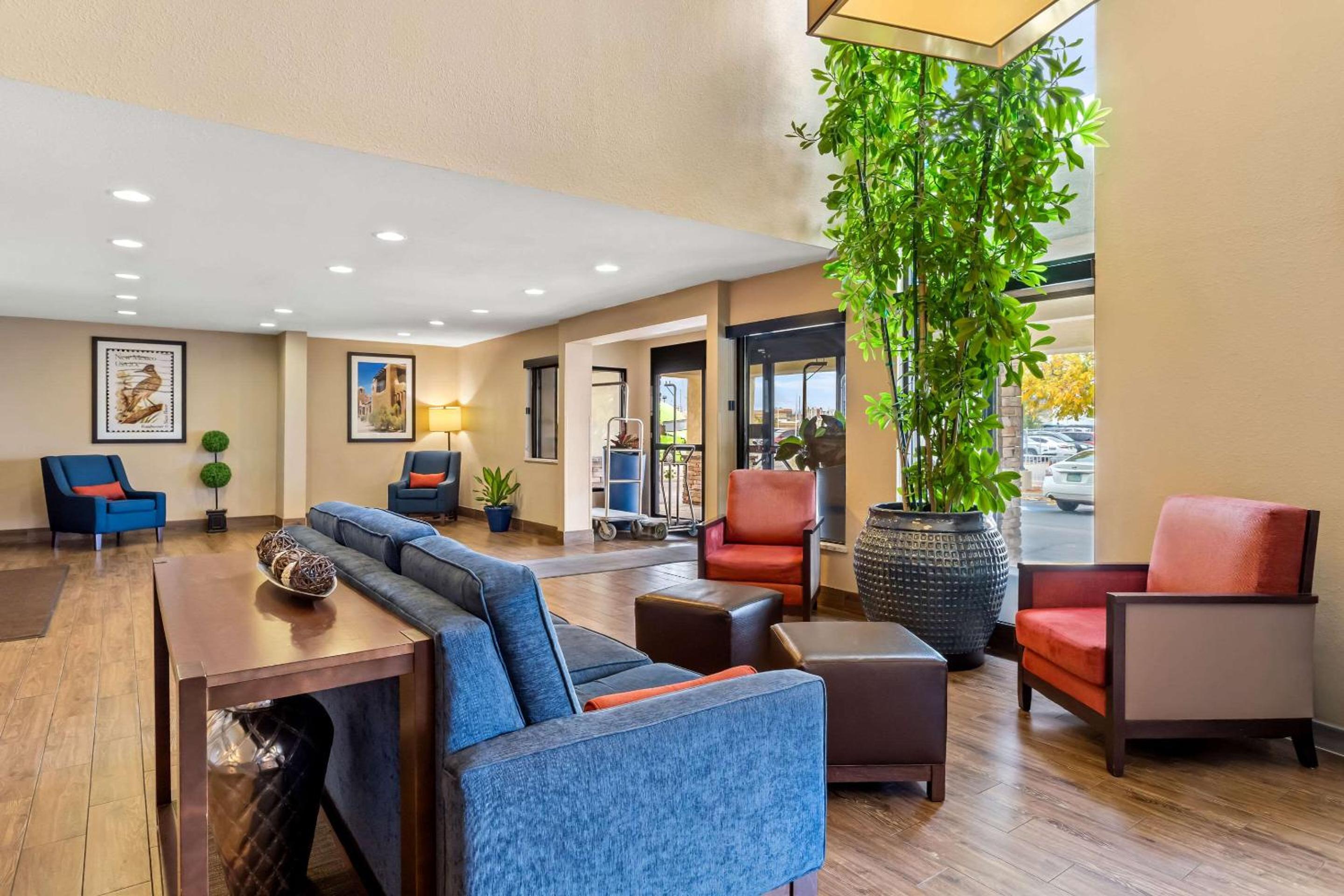 Comfort Inn & Suites Albuquerque Downtown-4