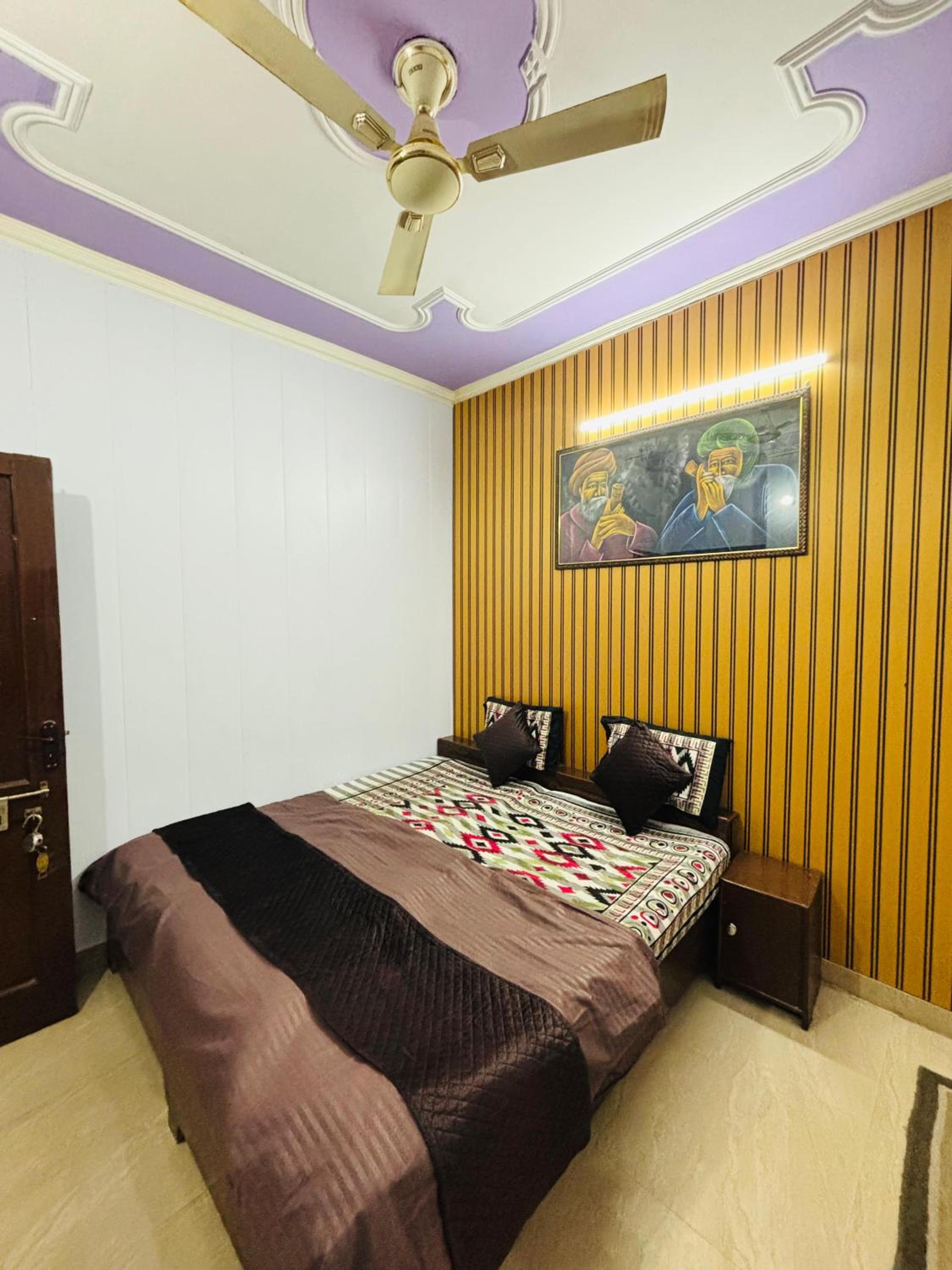 Friends Guest House & Hostel- near TAJ MAHAL