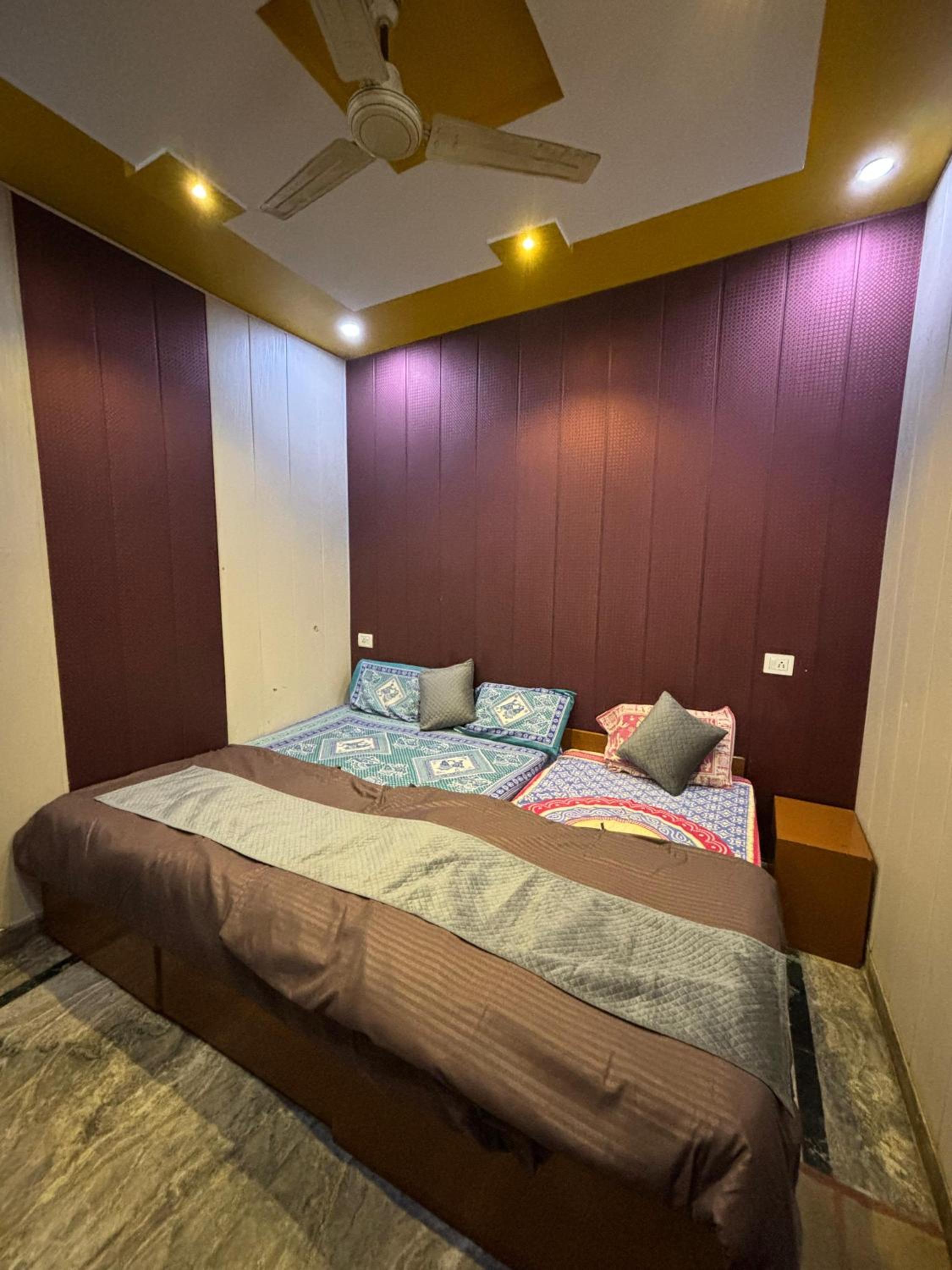 Friends Guest House & Hostel- near TAJ MAHAL