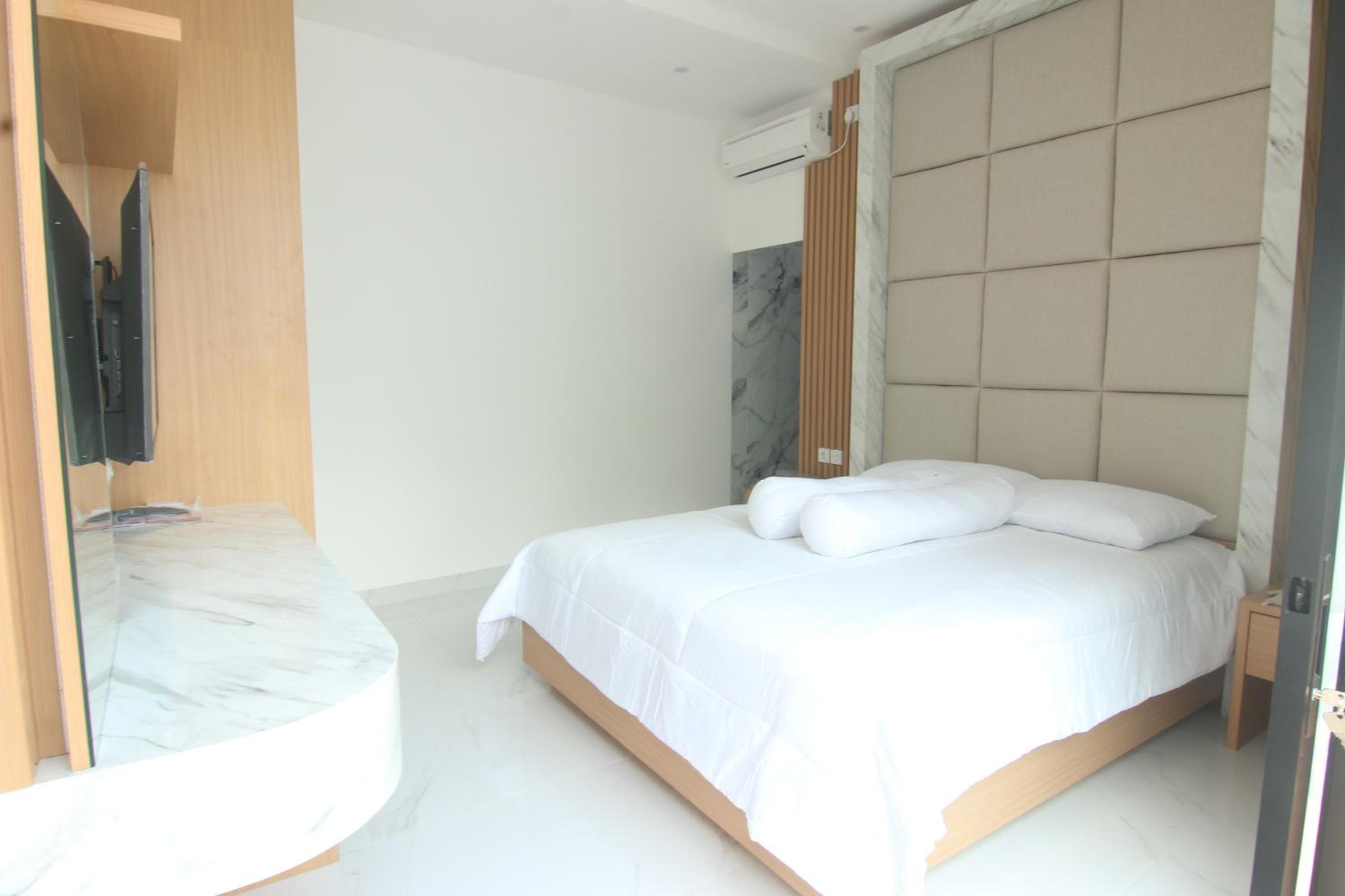 NadyaJayaLuxury Villa