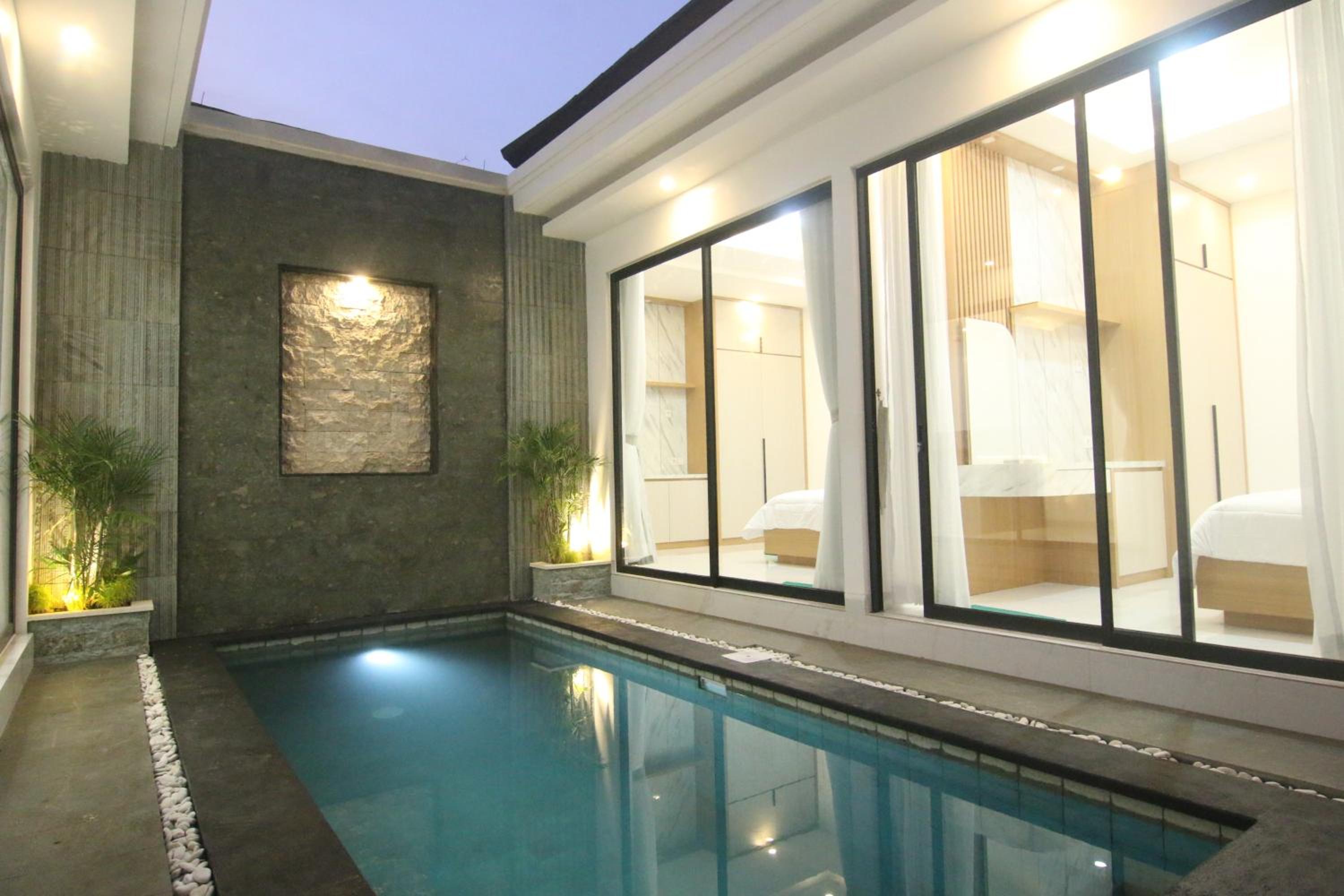 NadyaJayaLuxury Villa