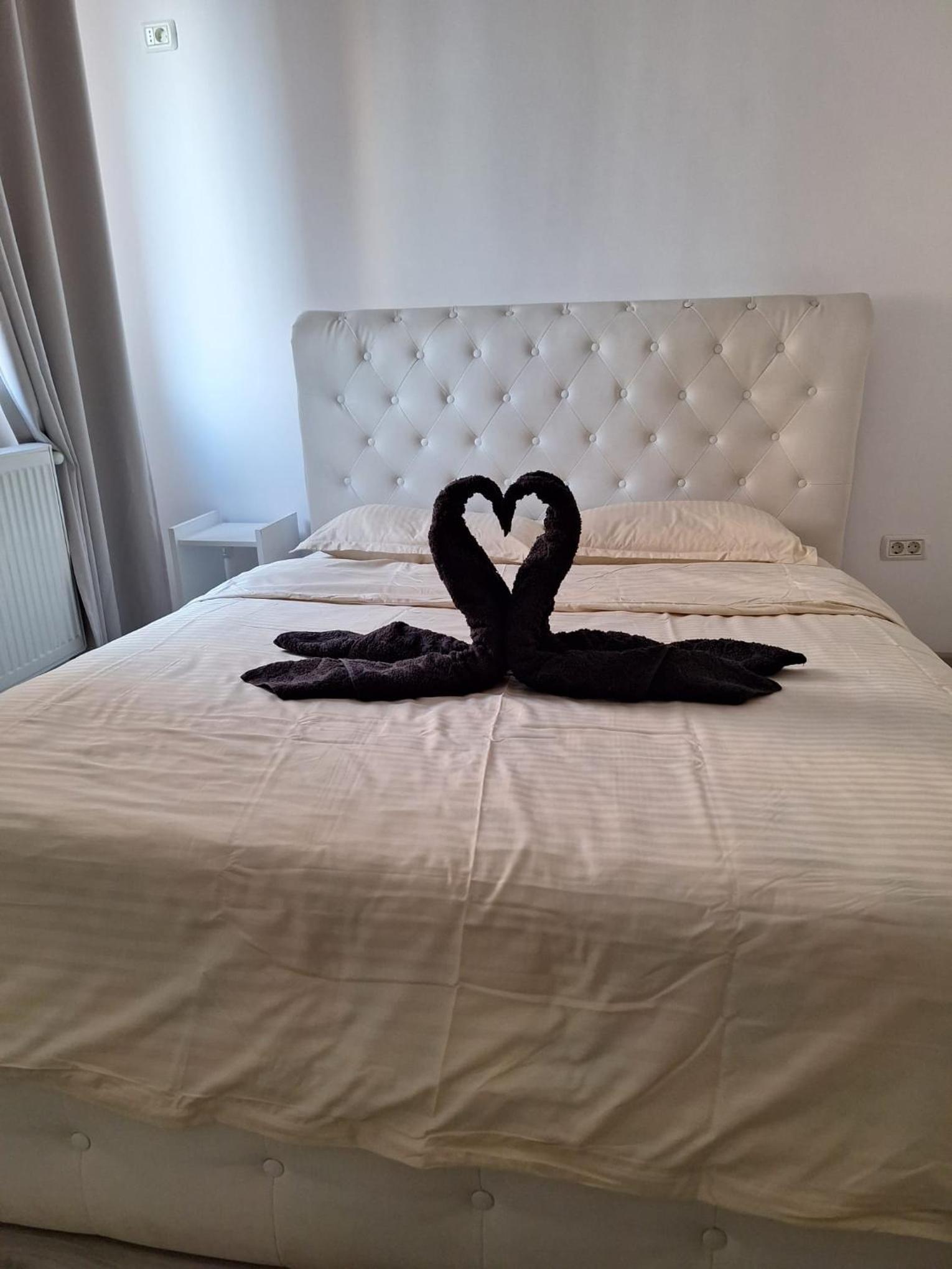 Luxury Daniel Apartament Residence Militari view 4