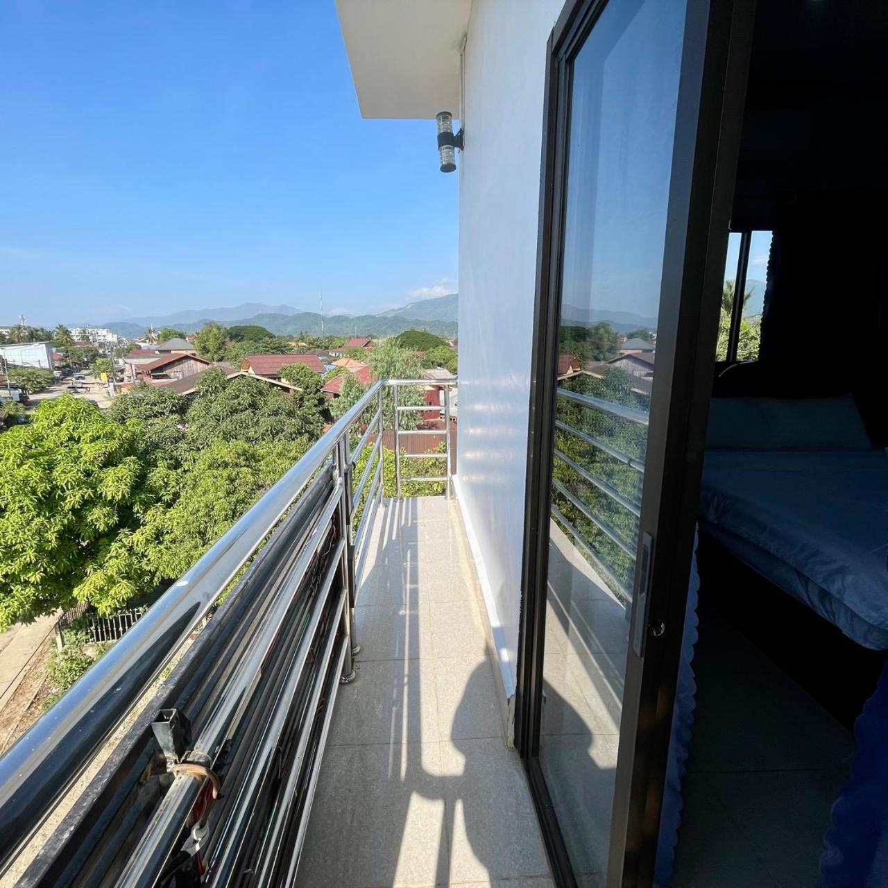 Smile Guesthouse VangVieng