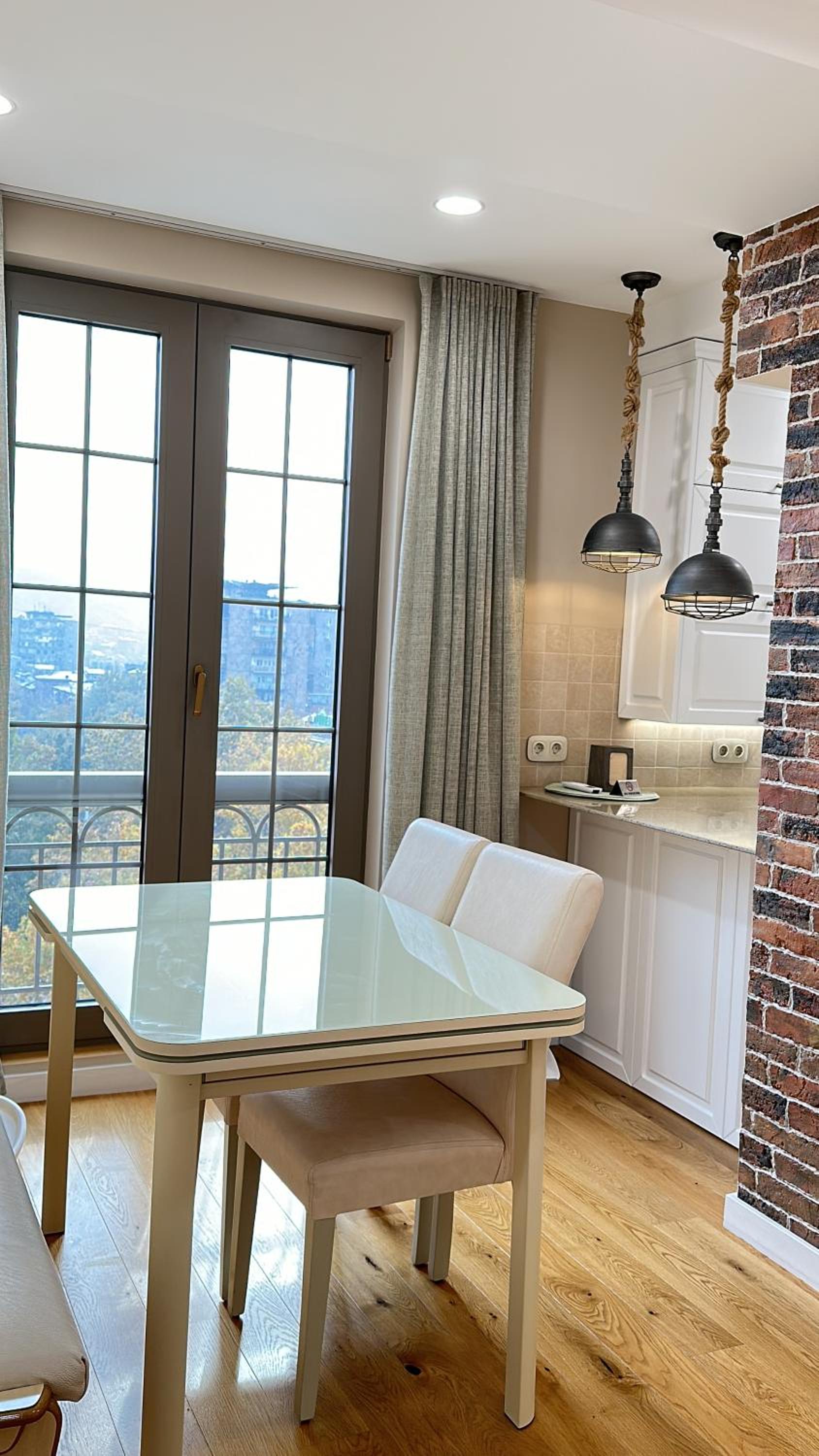 RARE FIND! UNBEATABLE LOCATION! FIVE STARs, SPARKLING APARTMENT IN THE HEART OF YEREVAN!