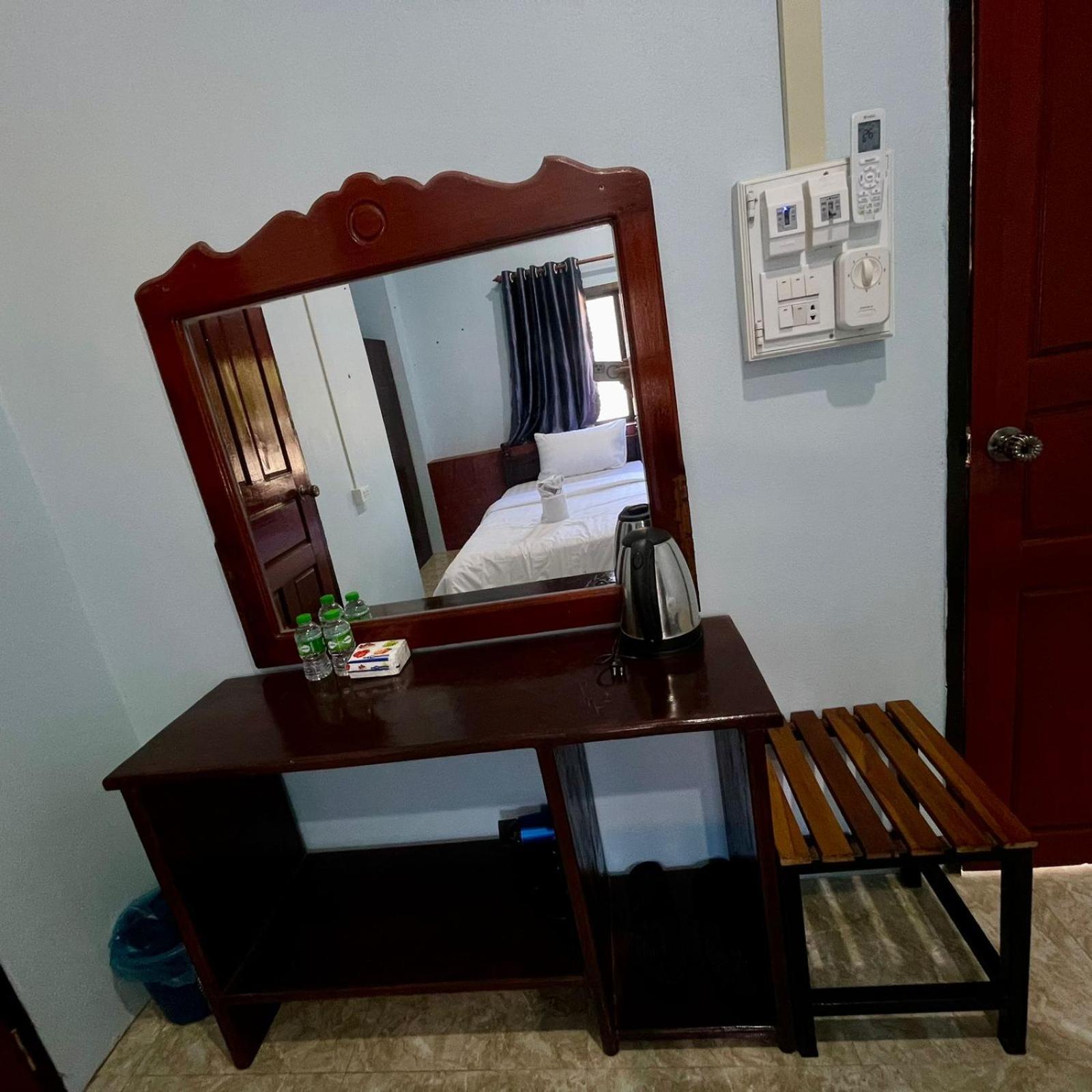 Smile Guesthouse VangVieng