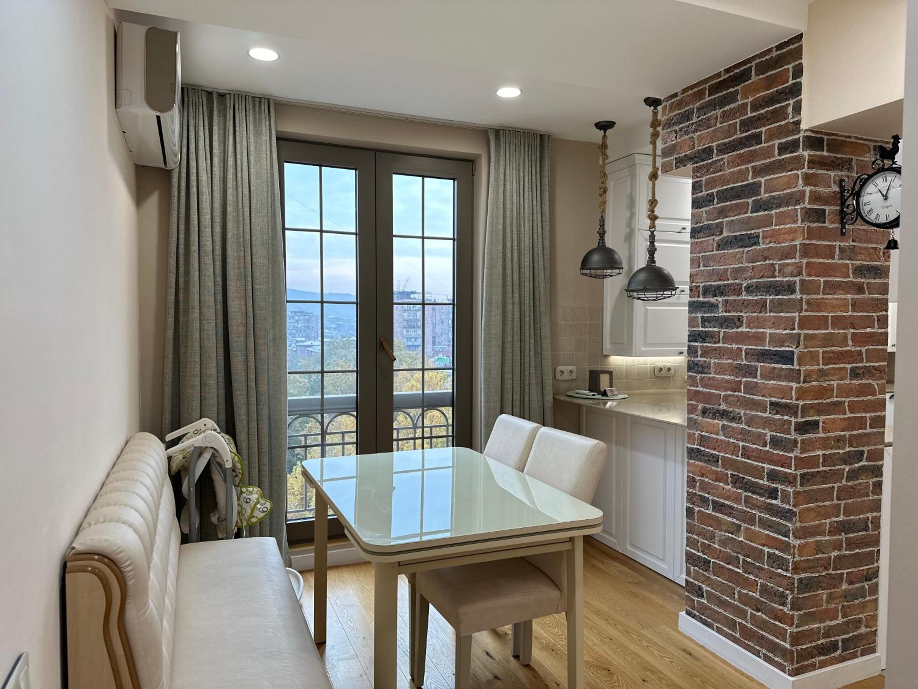 RARE FIND! UNBEATABLE LOCATION! FIVE STARs, SPARKLING APARTMENT IN THE HEART OF YEREVAN!