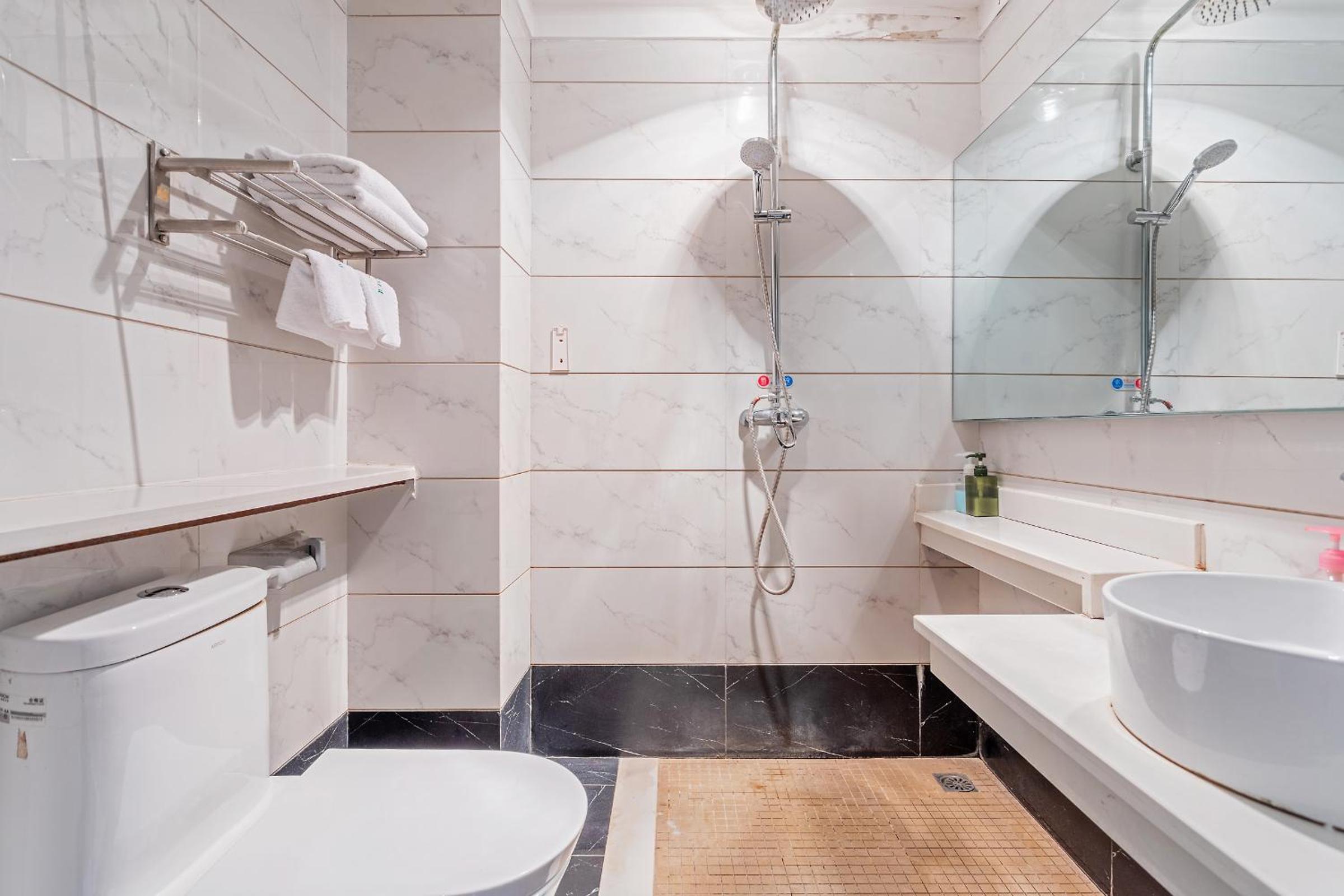 Kunming Qicaimen Shangpin Apartment