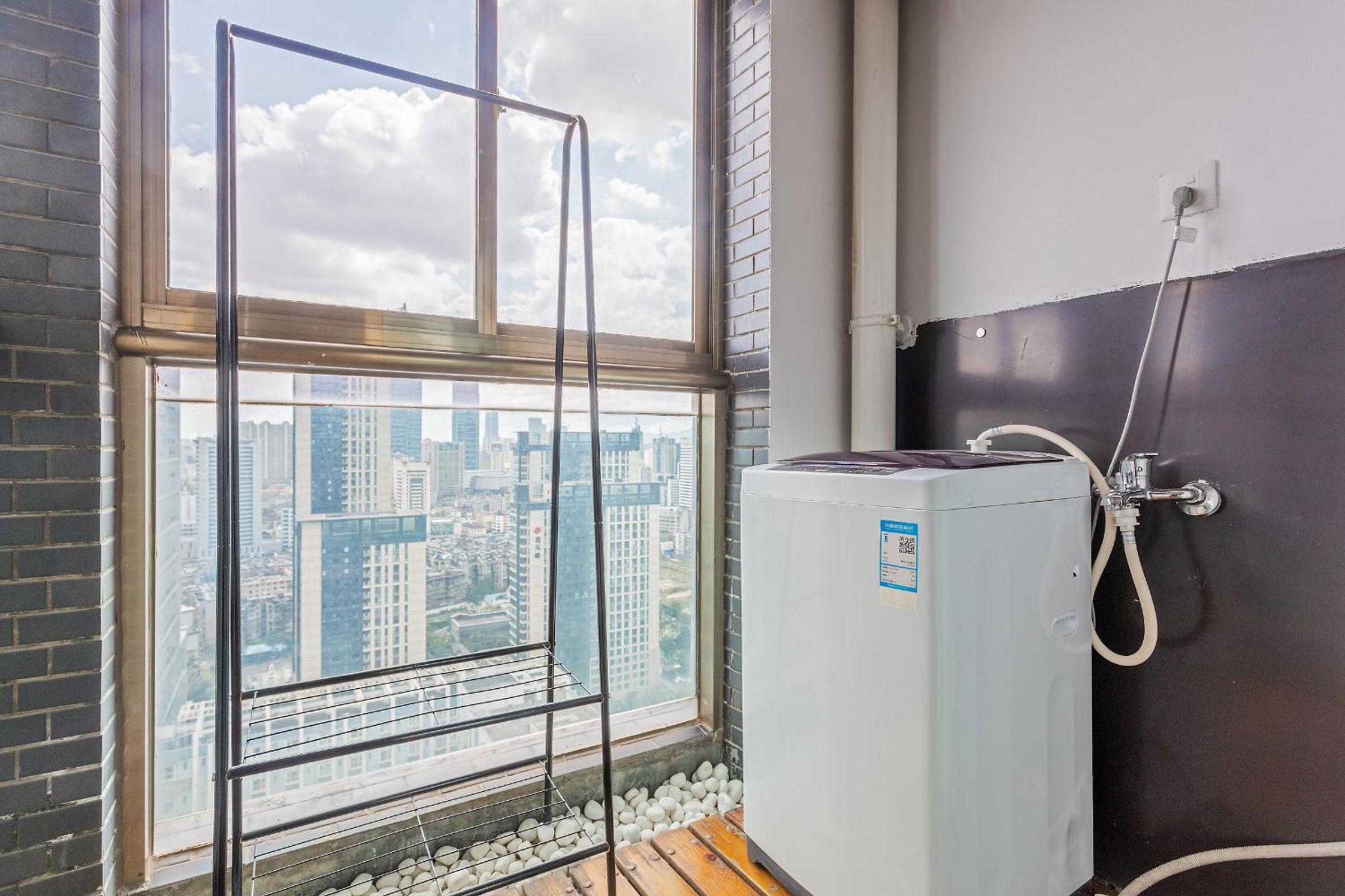 Kunming Qicaimen Shangpin Apartment