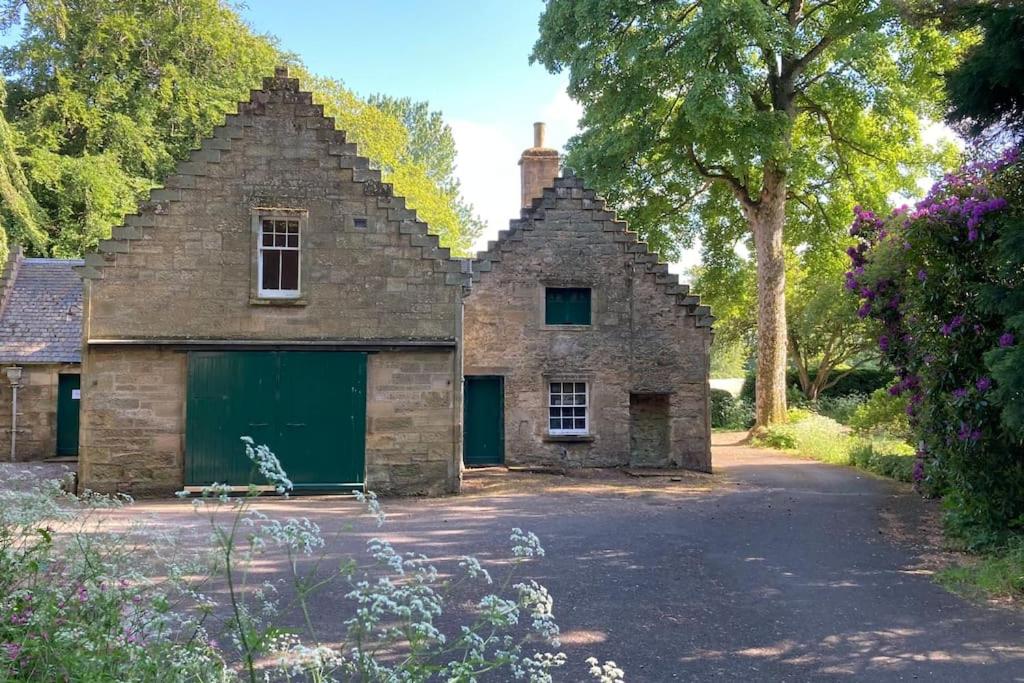 The Stable Flat - 20 minutes from St Andrews view 5
