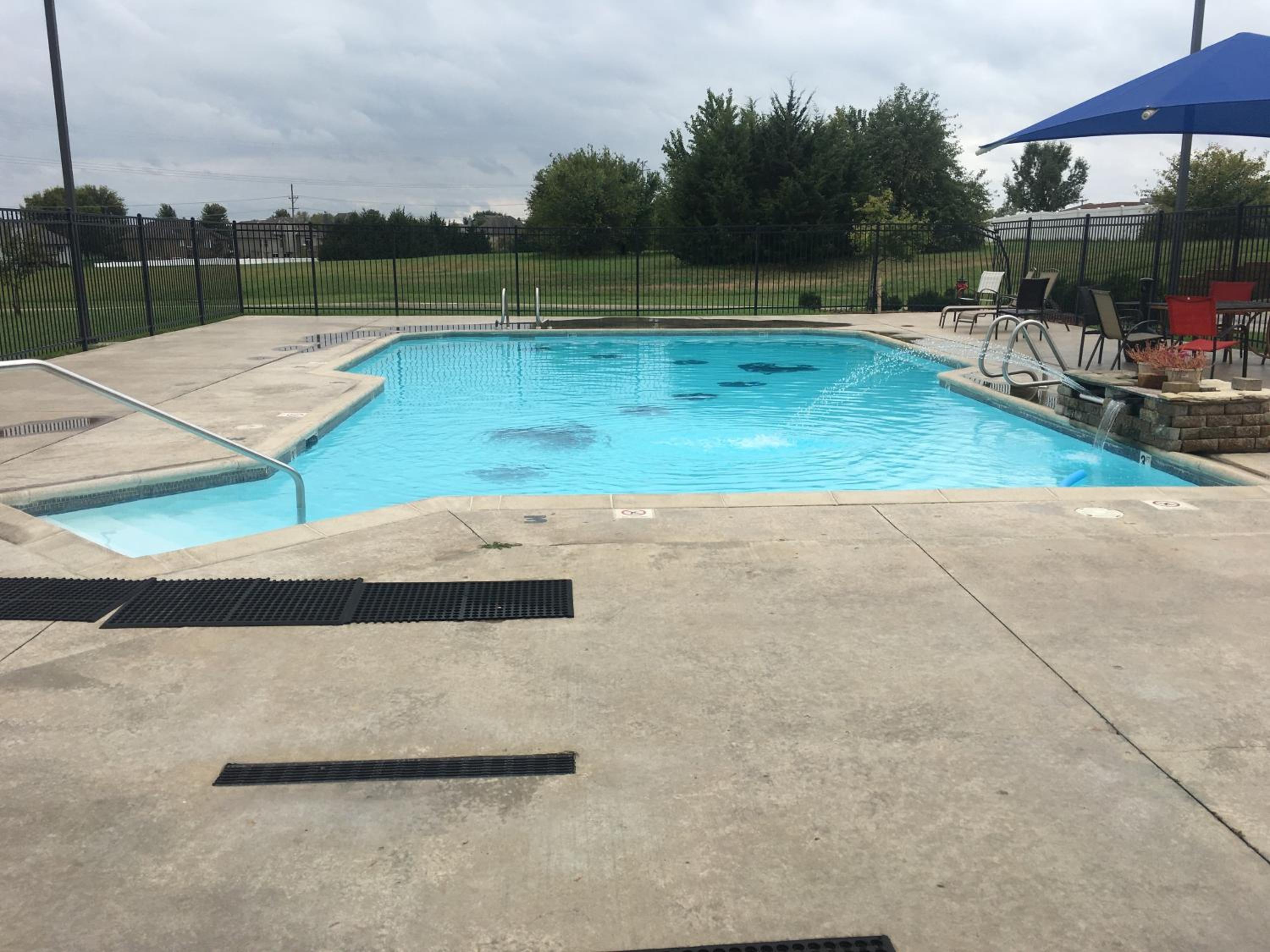 Paola Inn and Suites