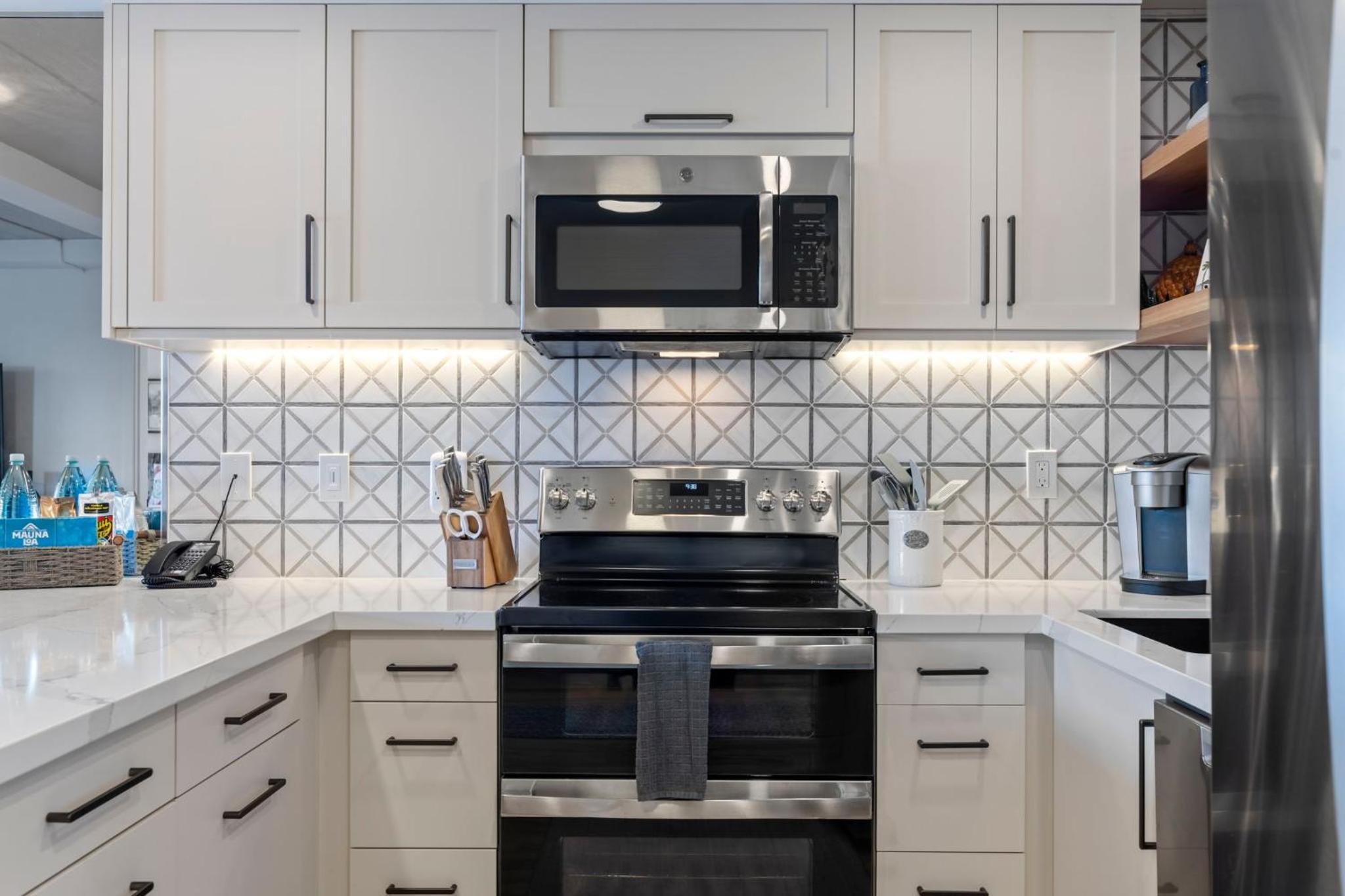 Maui Vacations - Whaler Resort 508- Fully remodeled Whaler condo, stunning Kaanapali Beach Black Rock view - Property Image 42