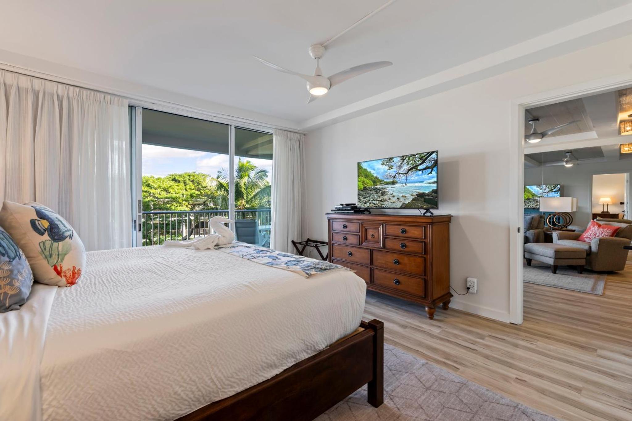 Maui Vacations - Whaler Resort 508- Fully remodeled Whaler condo, stunning Kaanapali Beach Black Rock view - Property Image 4