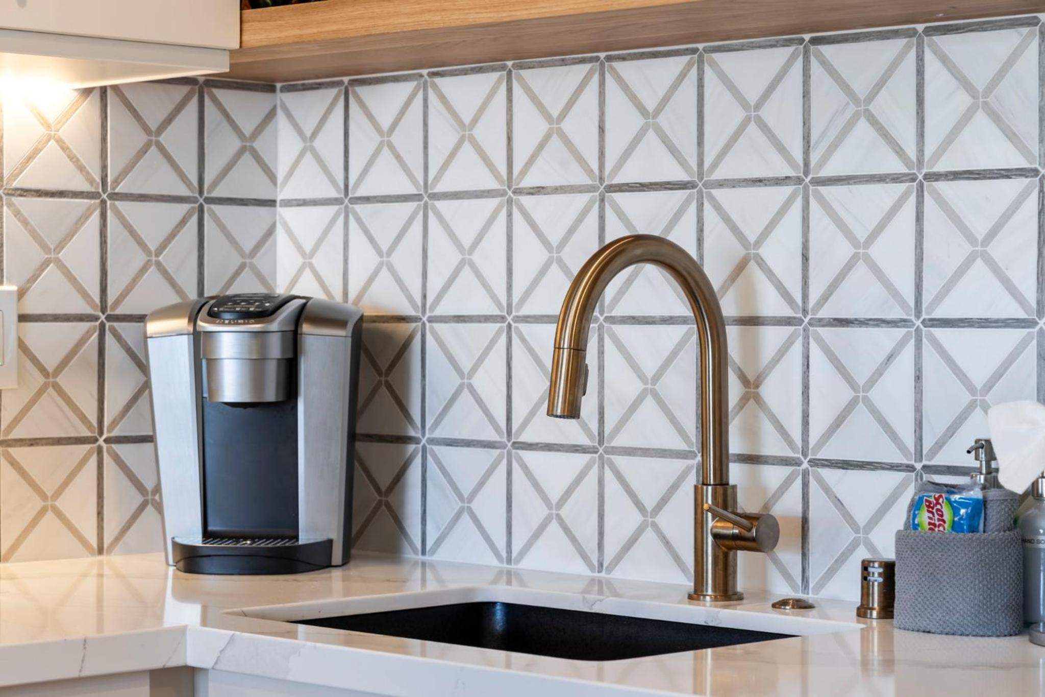 Maui Vacations - Whaler Resort 508- Fully remodeled Whaler condo, stunning Kaanapali Beach Black Rock view - Property Image 37