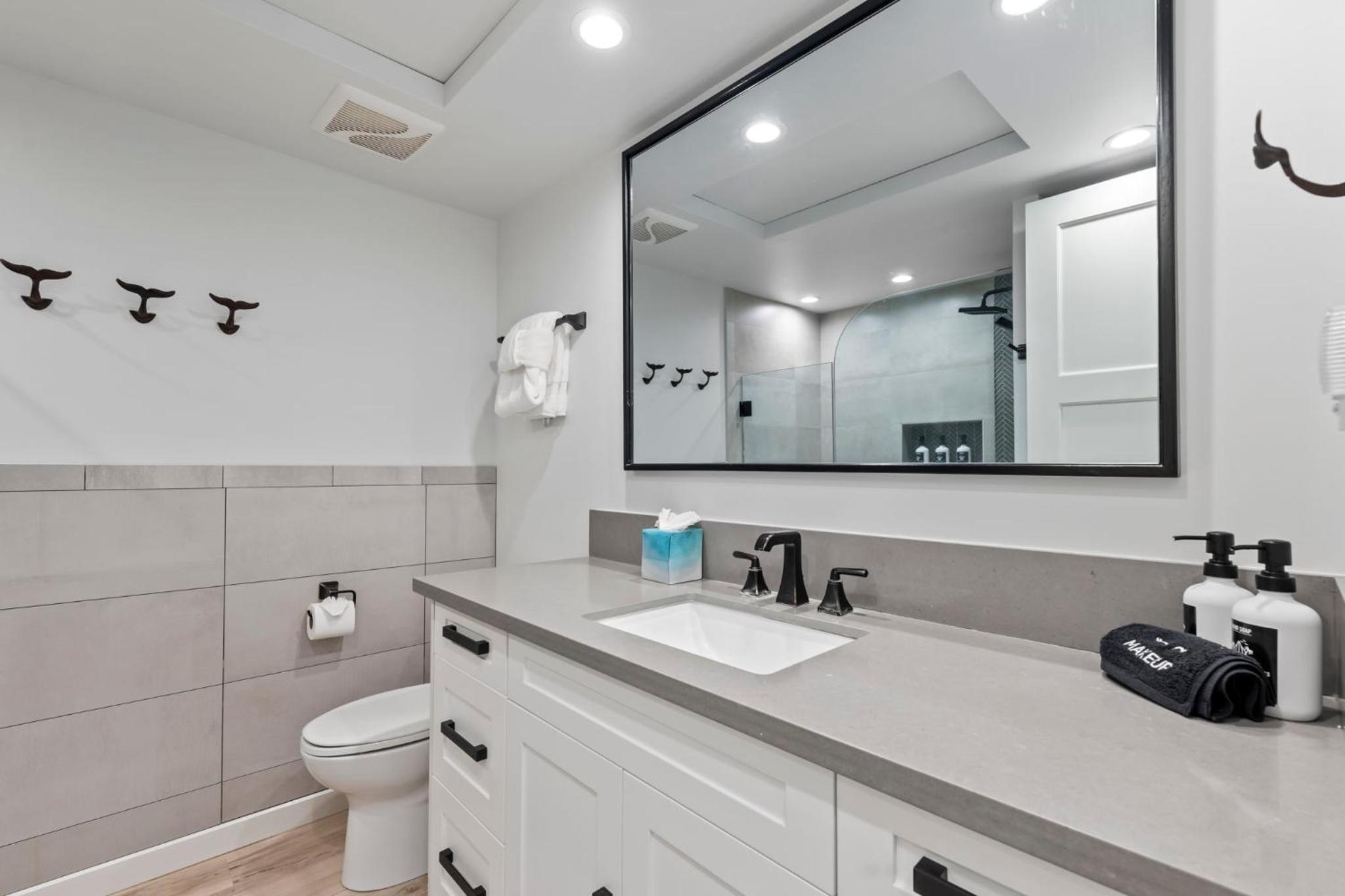 Maui Vacations - Whaler Resort 508- Fully remodeled Whaler condo, stunning Kaanapali Beach Black Rock view - Property Image 6