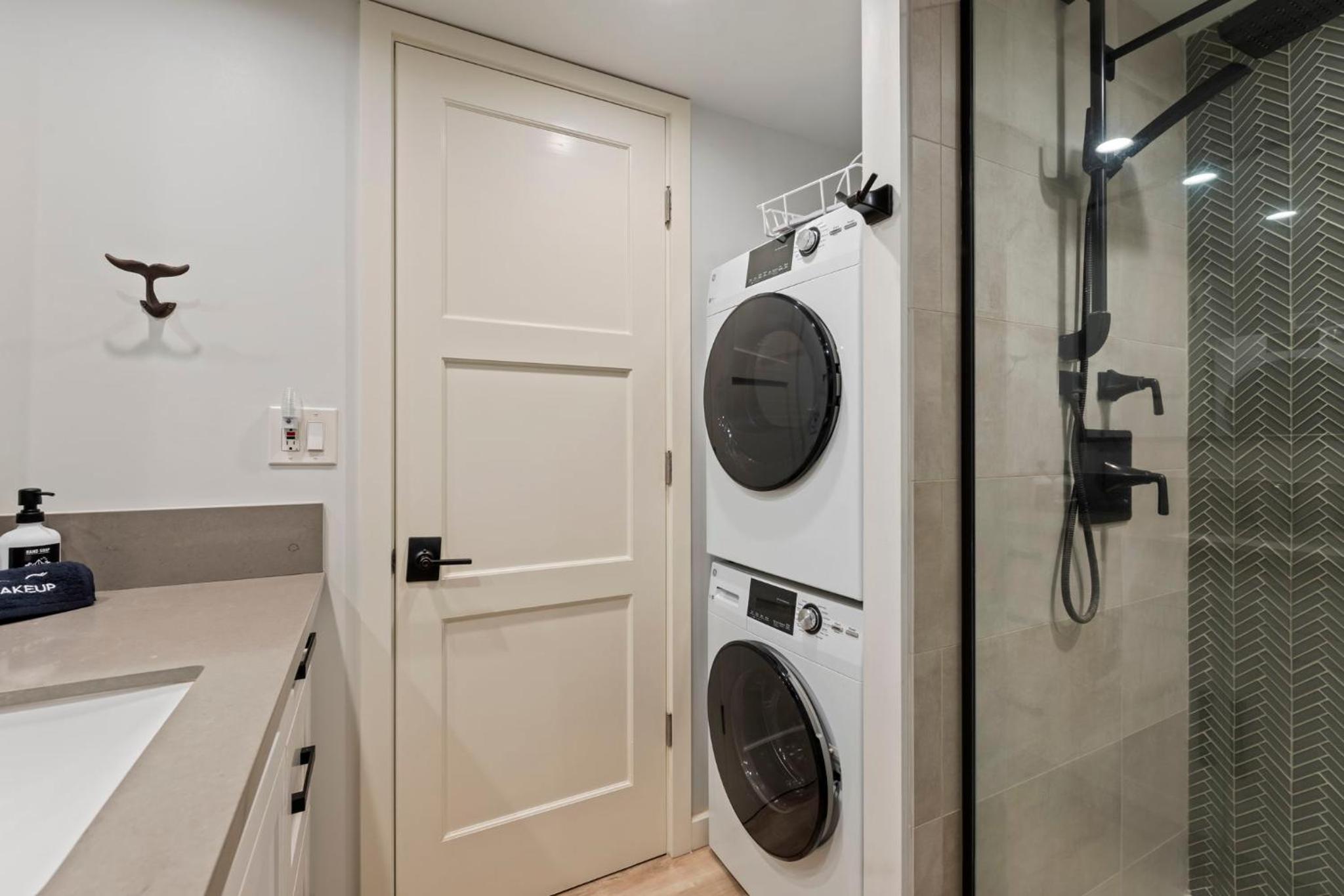 Maui Vacations - Whaler Resort 508- Fully remodeled Whaler condo, stunning Kaanapali Beach Black Rock view - Property Image 8