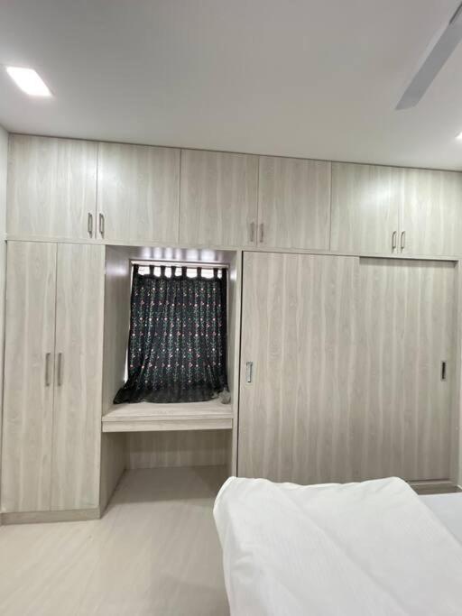 Luxury 3-BR Penthouse view 3