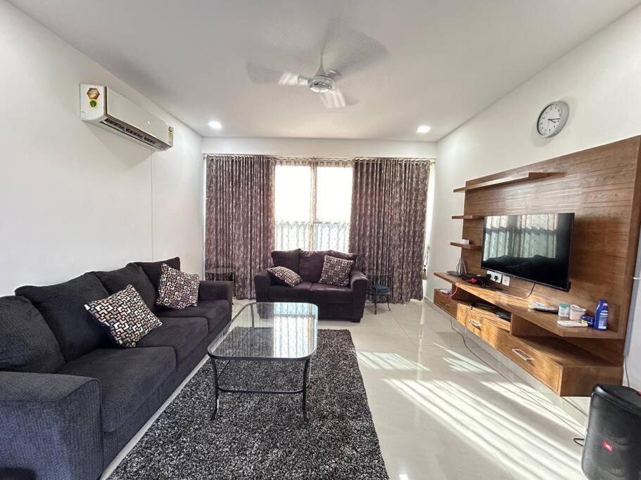 Luxury 3-BR Penthouse view 5