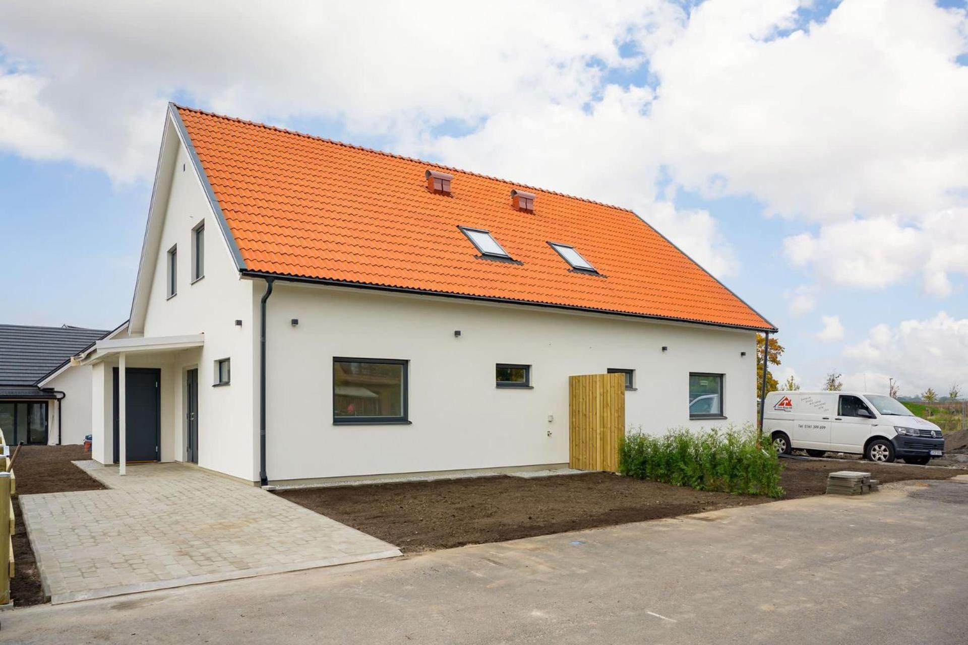 Hotel Brand new house waiting for you! - Image 1