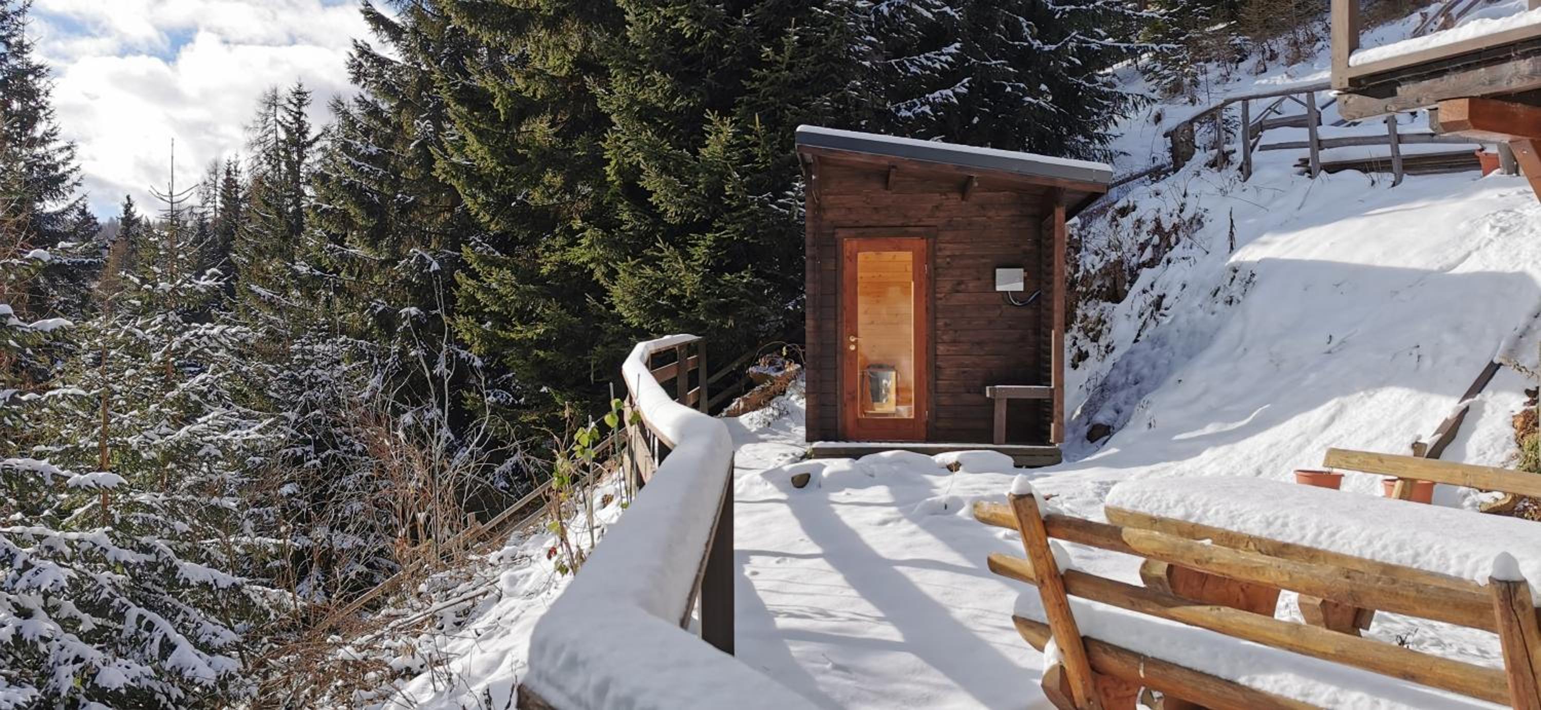 Chalet Alpl - Ferienwohnung Waldblick mit Sauna, Kamin & Whirlwanne
