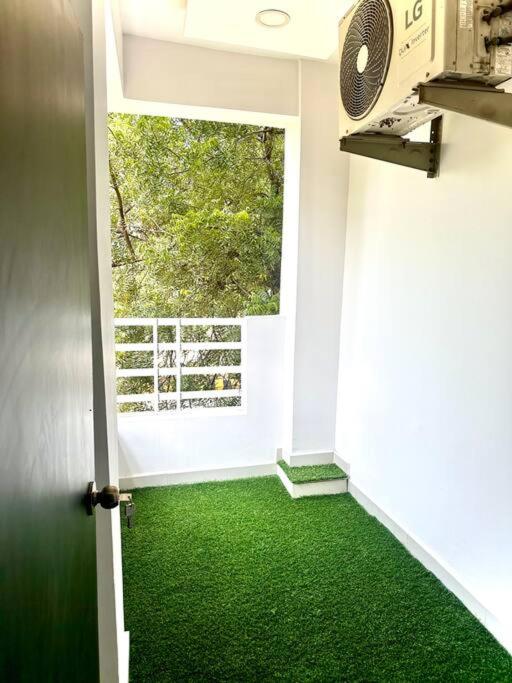 Cozy 2BHK with Balcony & Kitchen