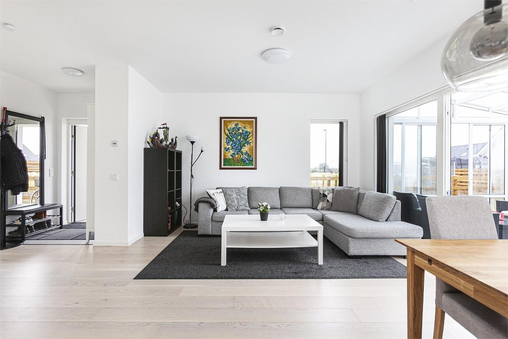 Brand new house waiting for you! view 3