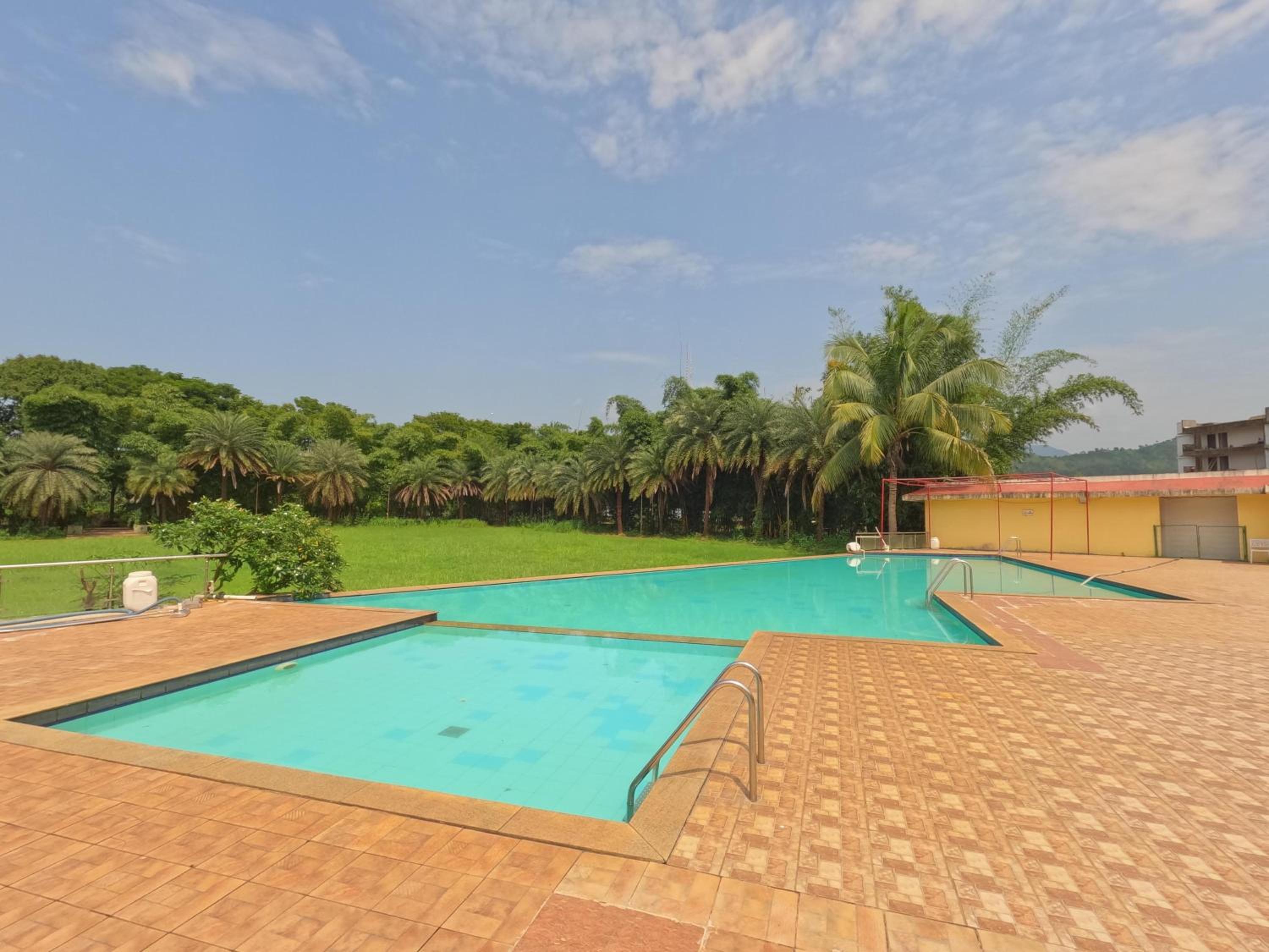Ivy Bliss Studios with pool, Karjat view 4