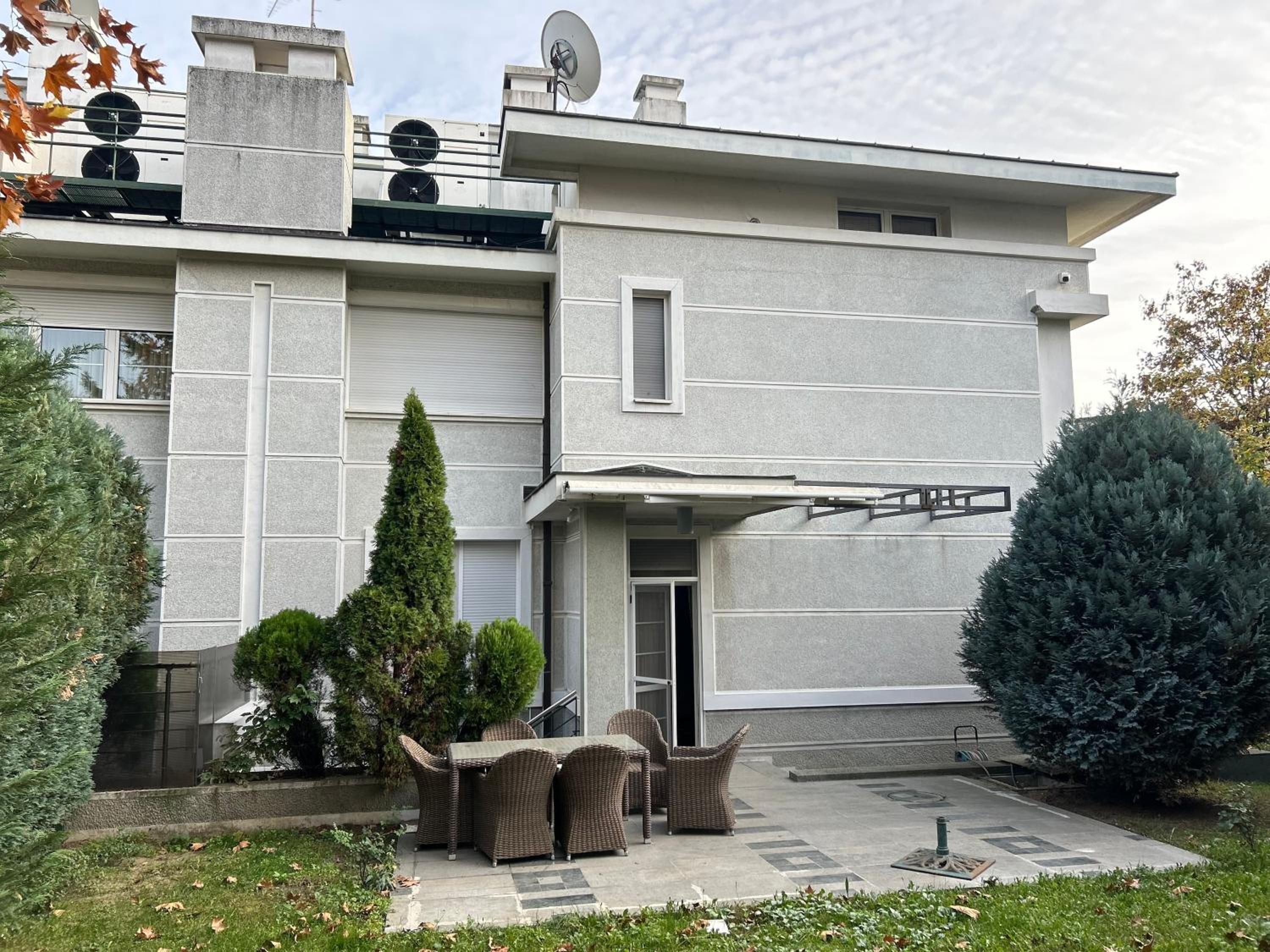 Luxury villa Dedinje residence