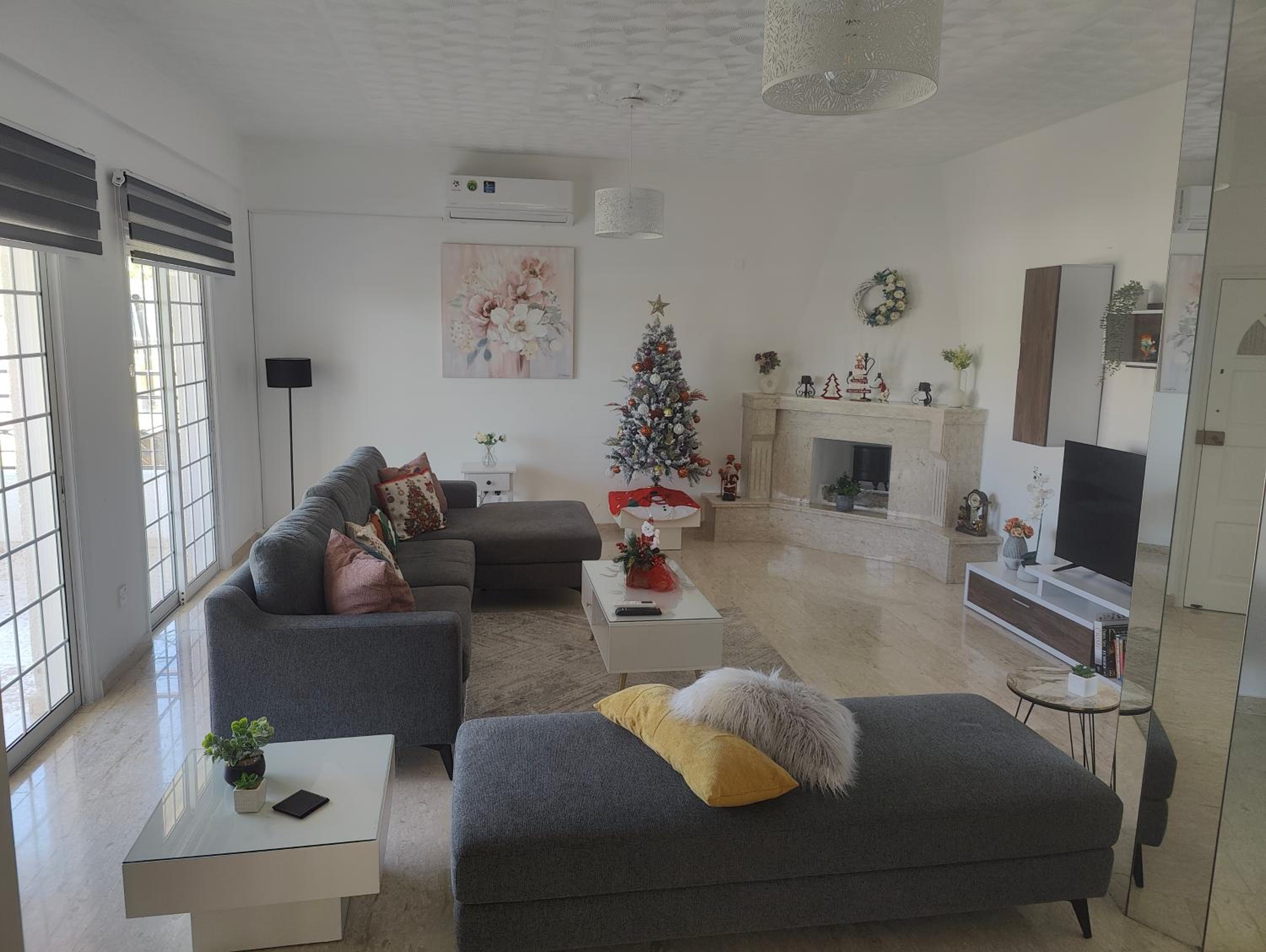 A & A Holiday House
