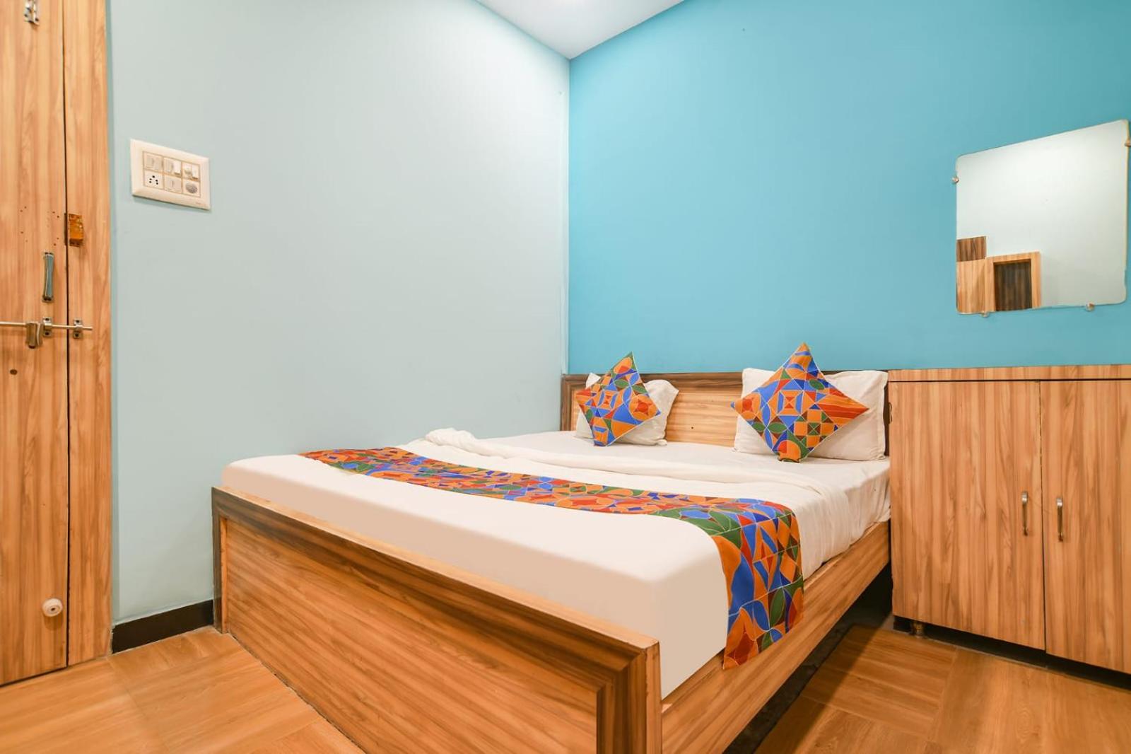 Kamari Hotels Vinayak