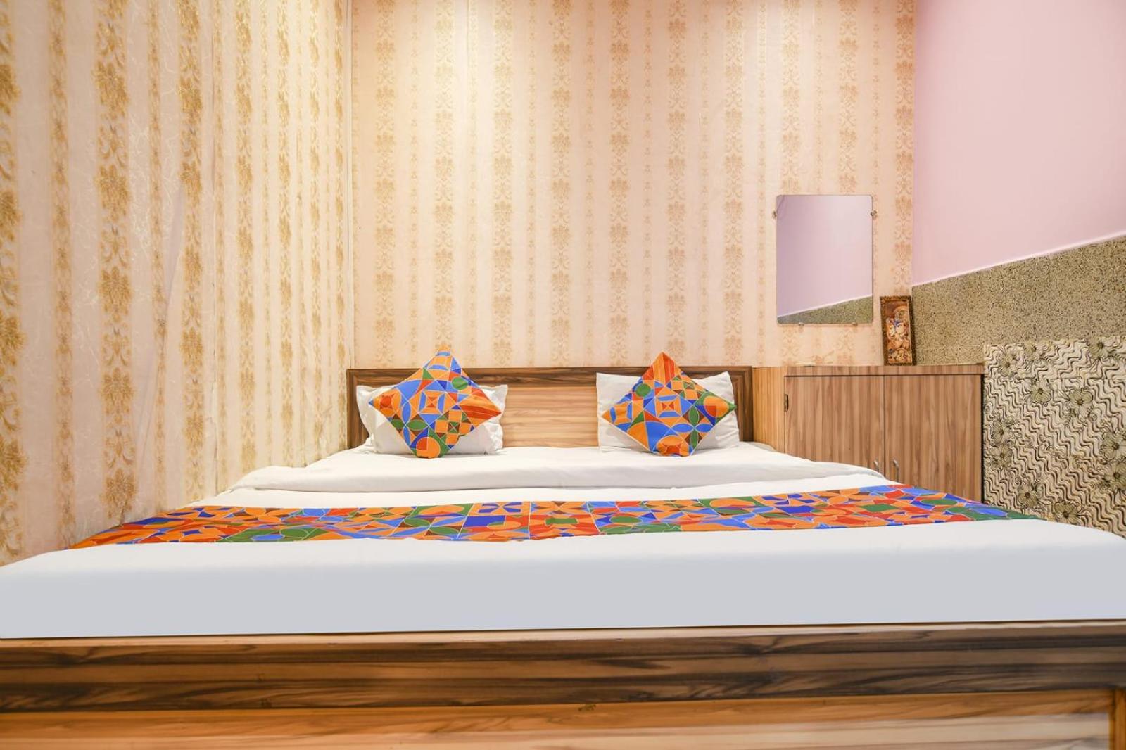 Kamari Hotels Vinayak