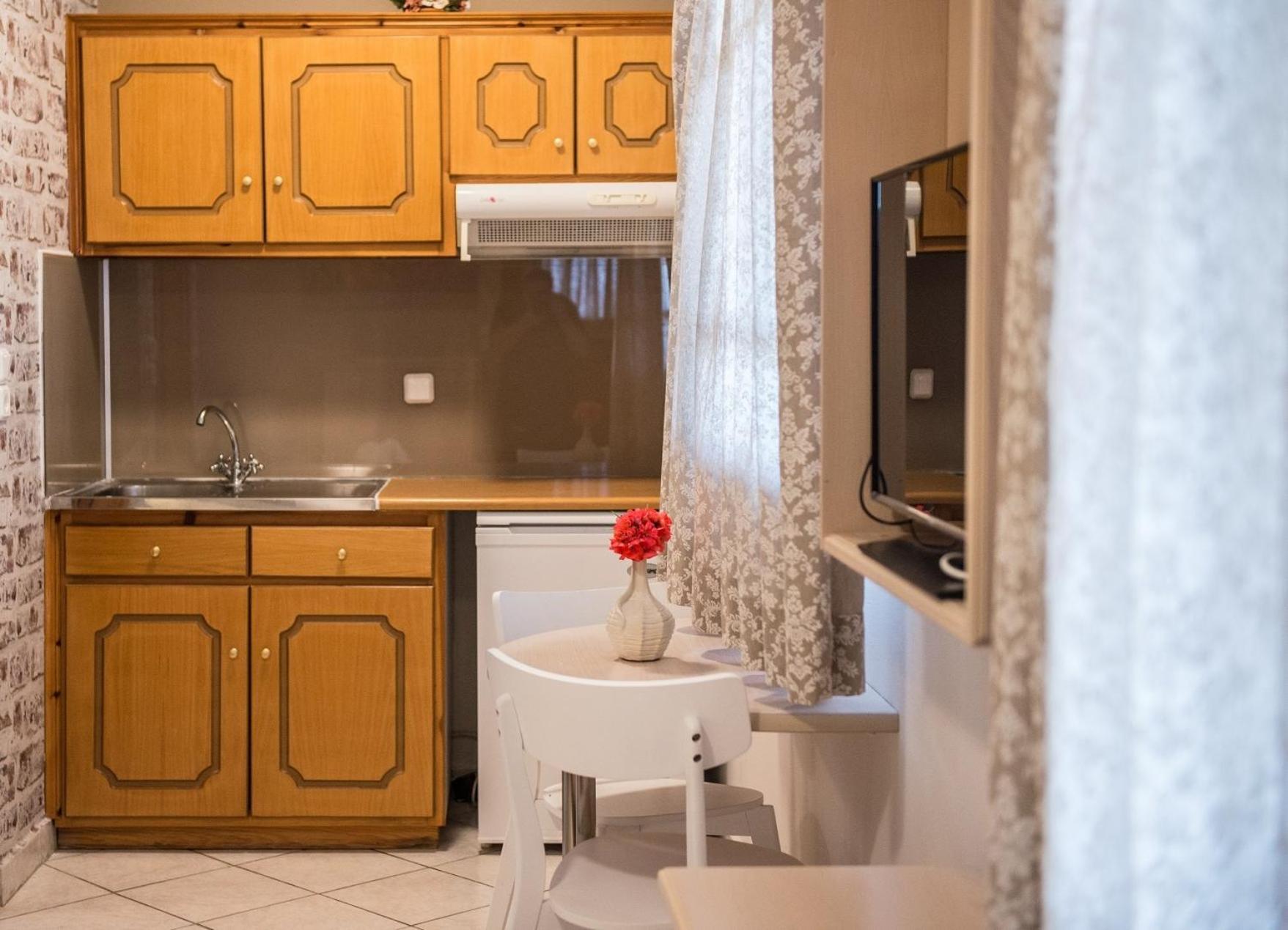 Aloni Studios & Apartments