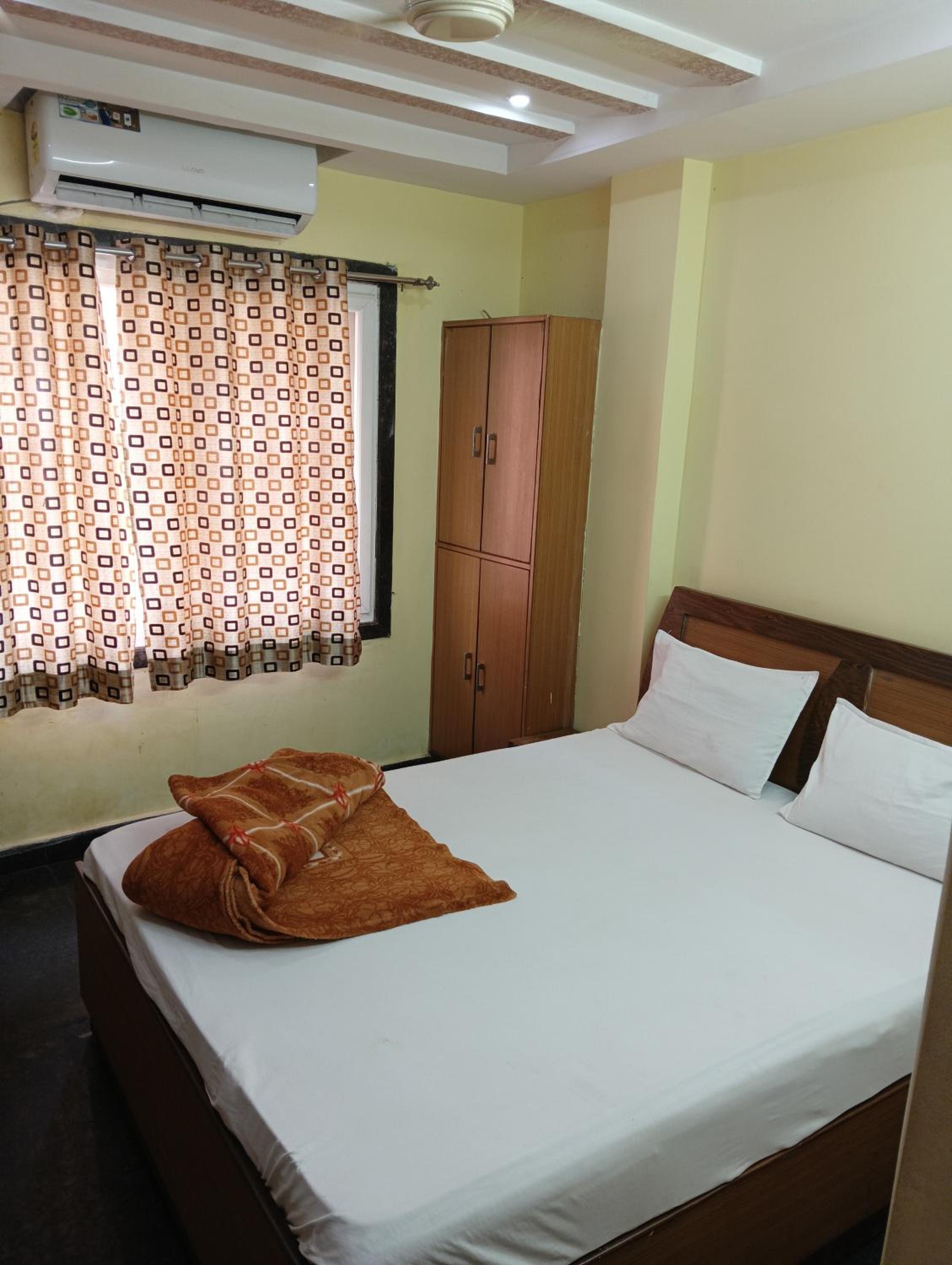 Omkaram ashramam gust house view 5