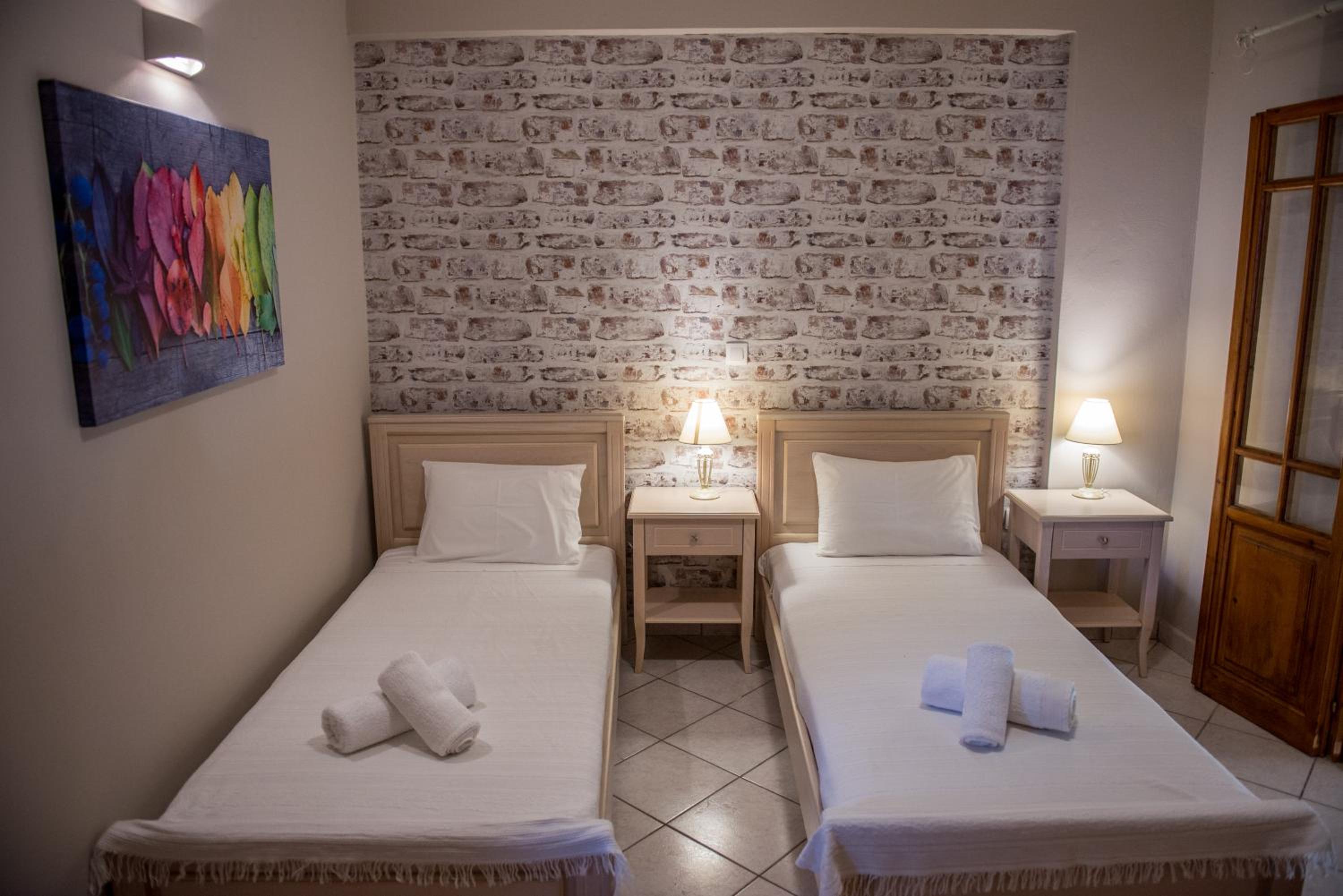 Aloni Studios & Apartments