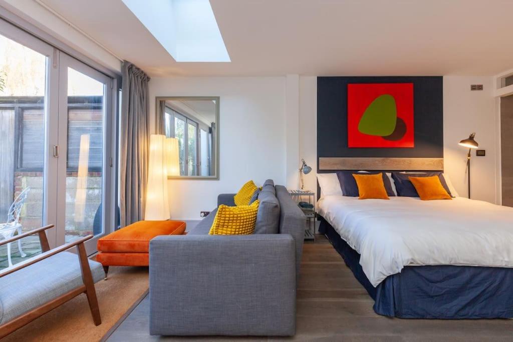 Oxford Garden Luxury Studio view 5