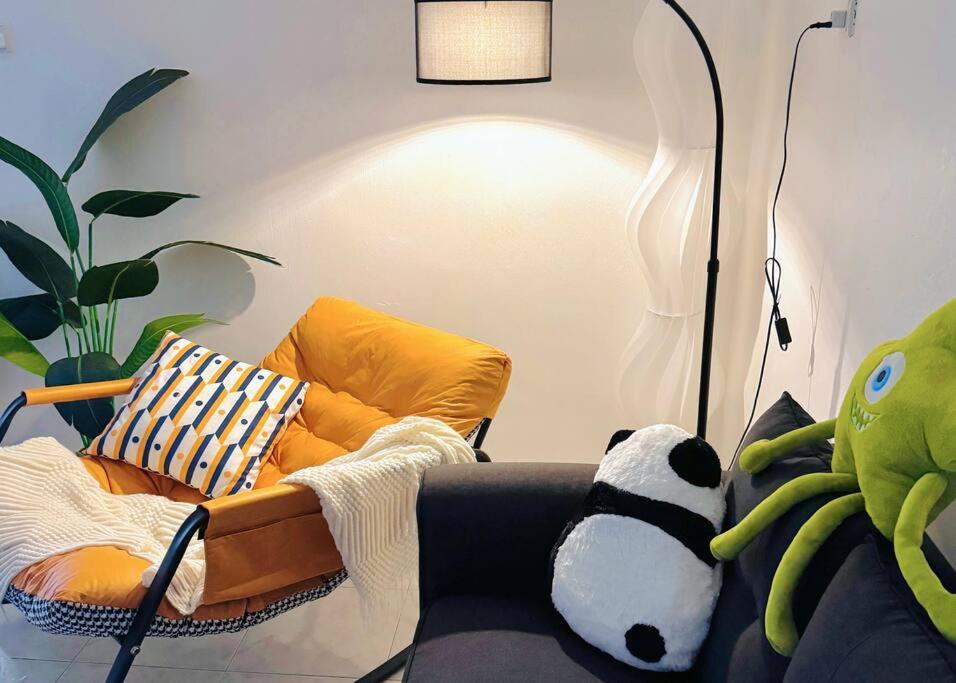 SemiD-Projector-Pool-Netflix-3R2BR-FullyAircon photo 3