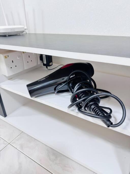 SemiD-Projector-Pool-Netflix-3R2BR-FullyAircon photo 8