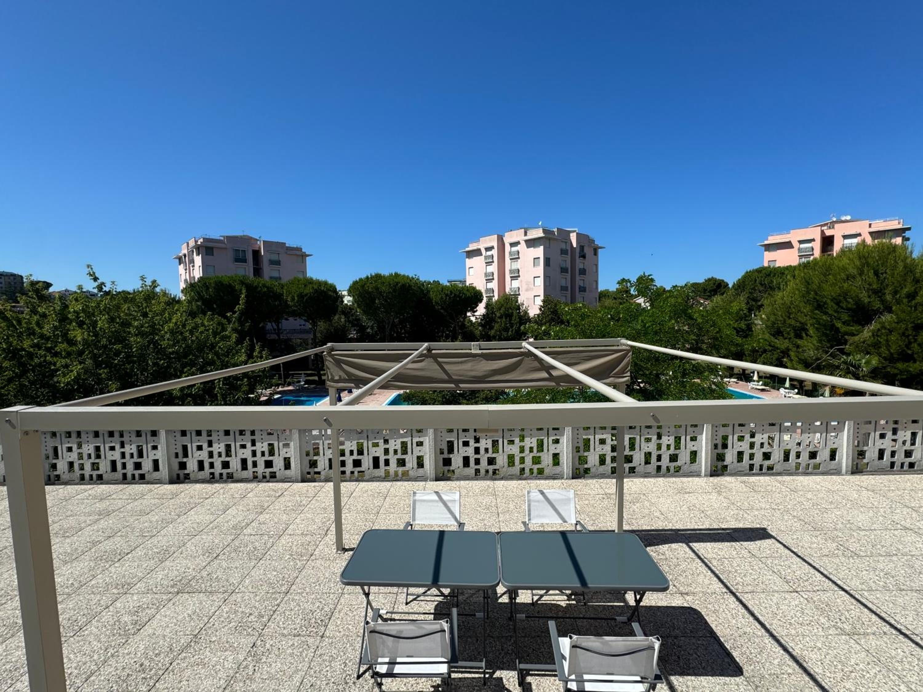 Marcelli, trilocale con terrazzo in residence con piscina - M398 view 5