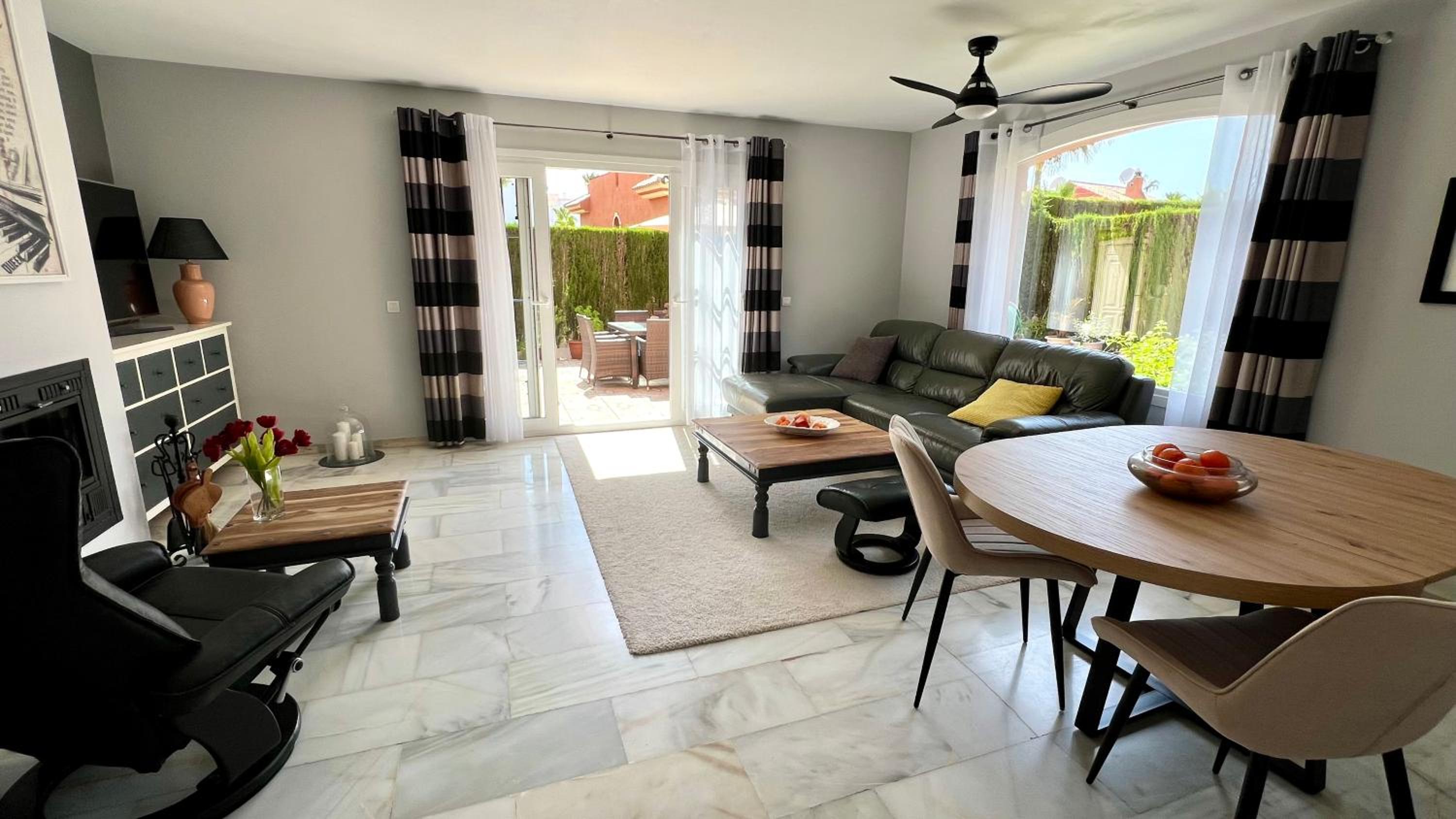 4 bedroom townhouse near the beach view 4